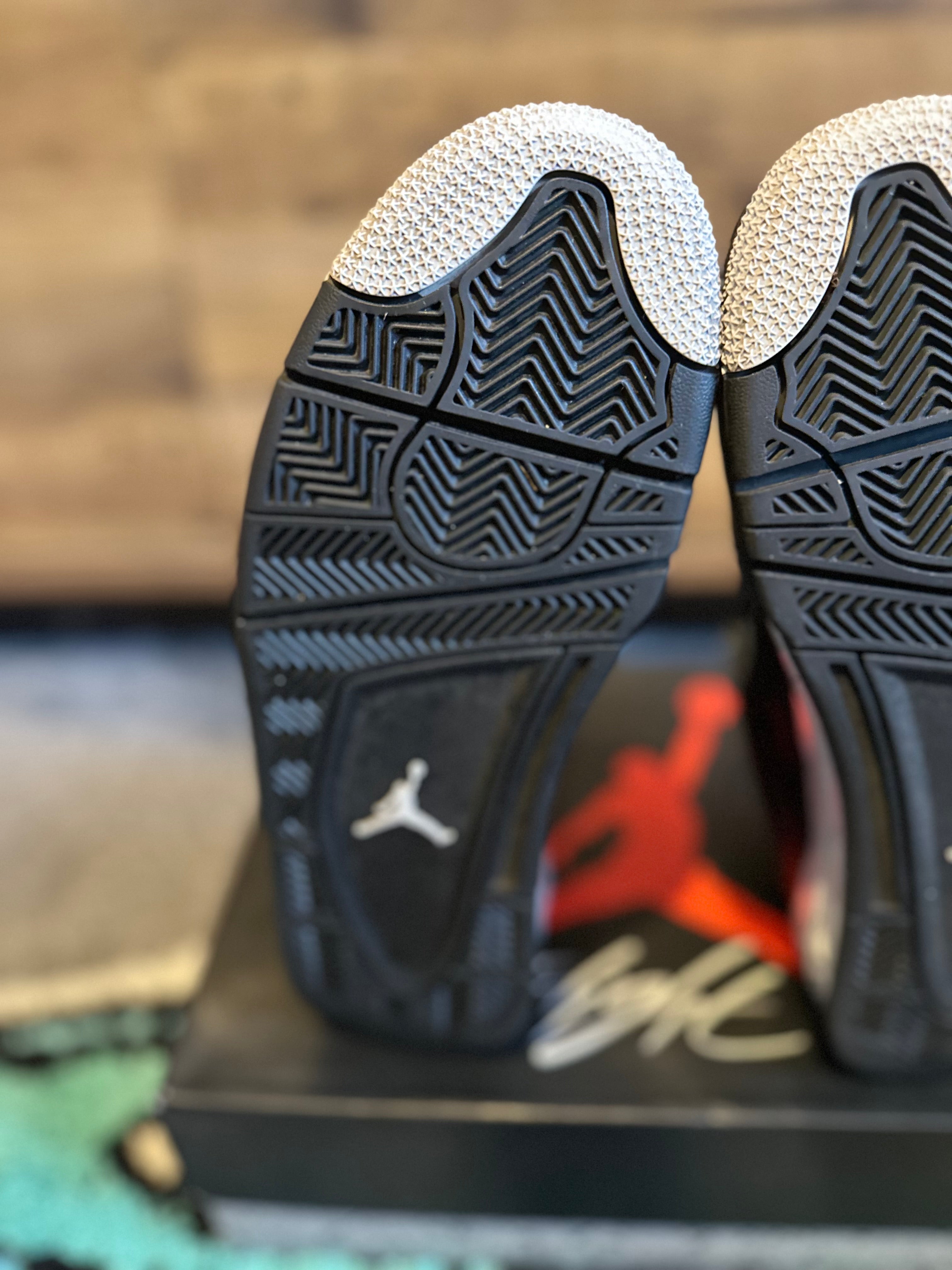 Nike Air Jordan 4 “Oreo 2016 ” U.K. 7