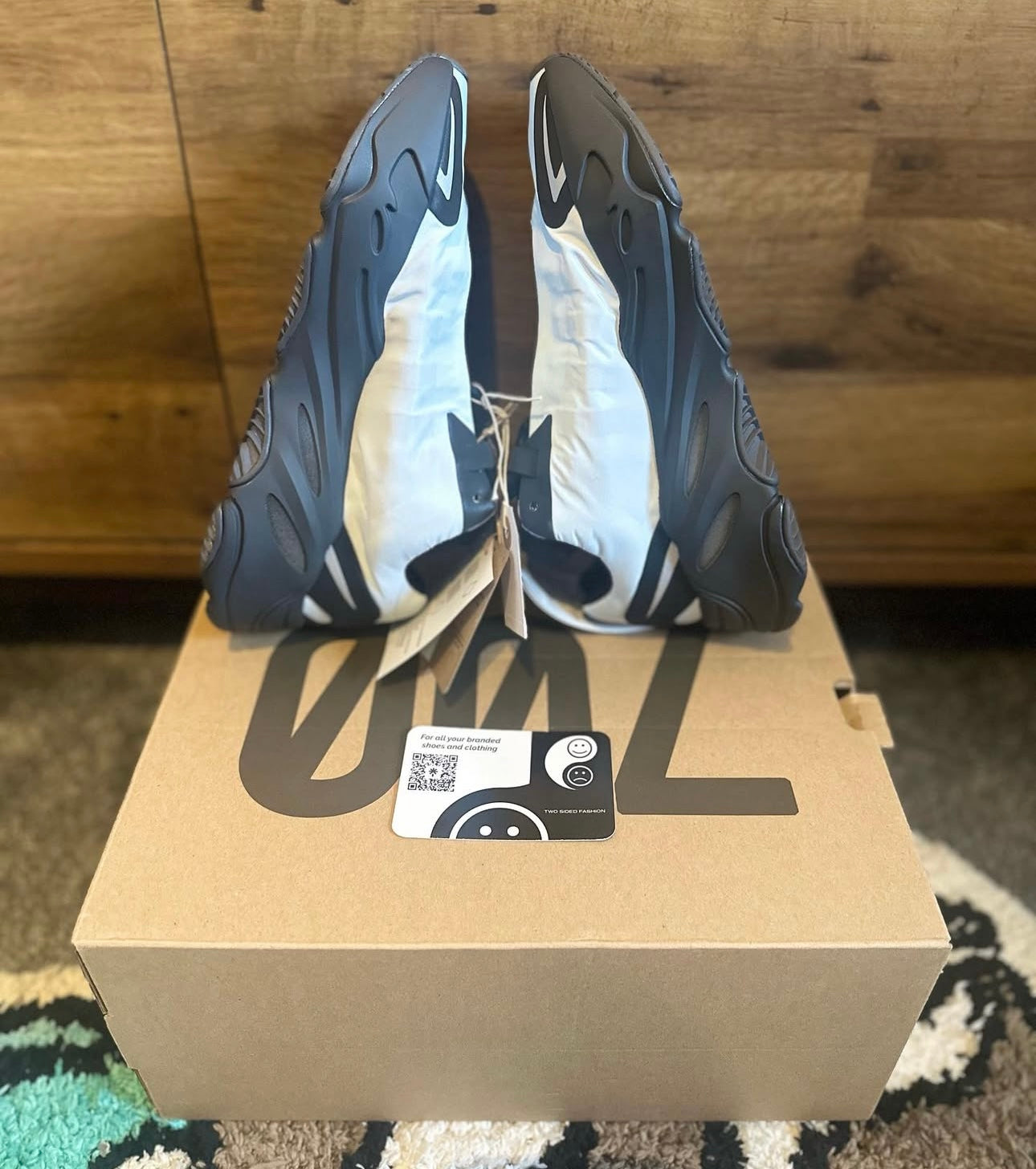 yeezy 700 MNVN blue tint U.K. 5