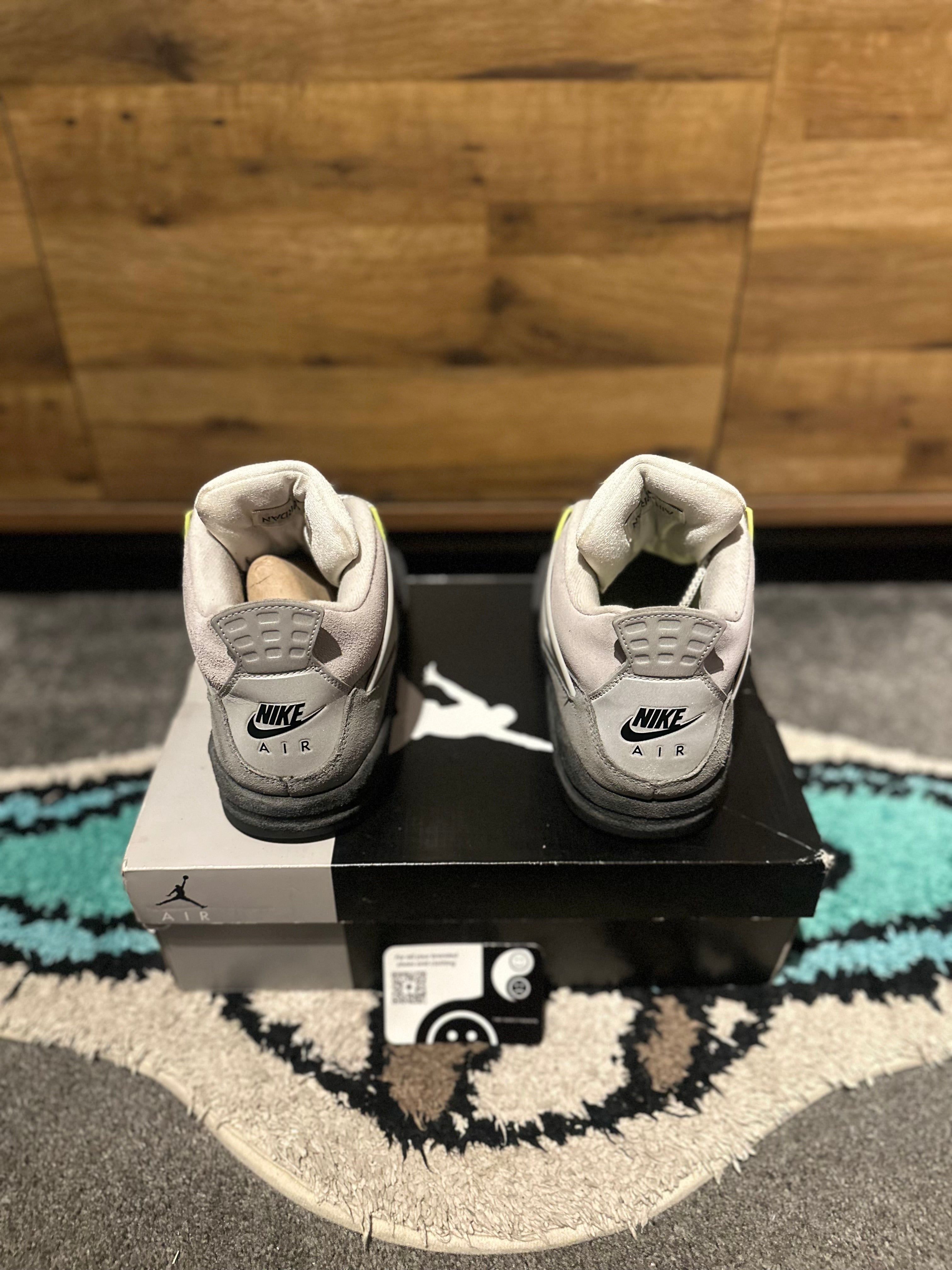 Nike Air Jordan 4 “SE 95 Neon” U.K. 7.5