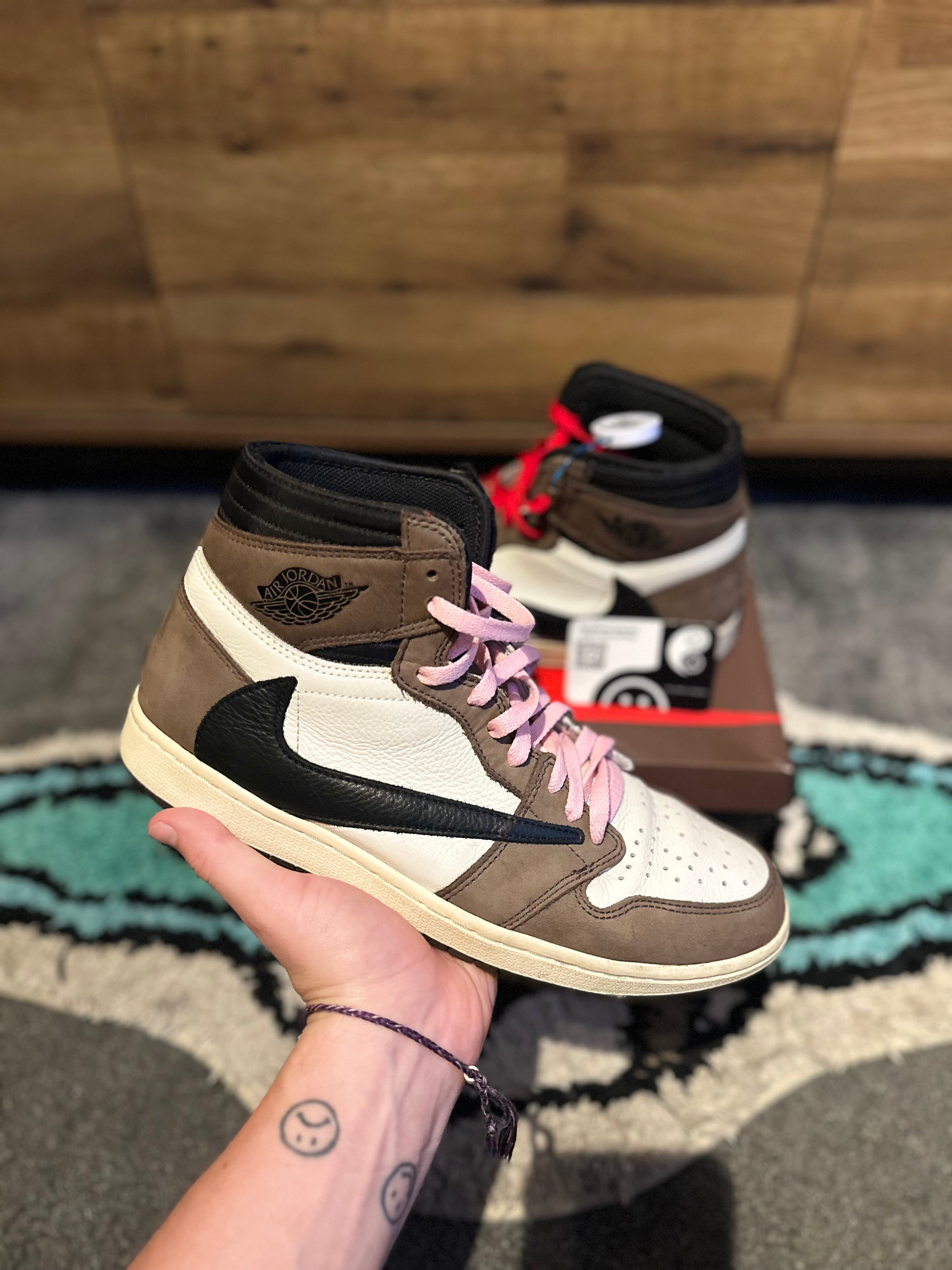 Nike Air Jordan 1 High Travis Scott “Mocha ” U.K.10.5