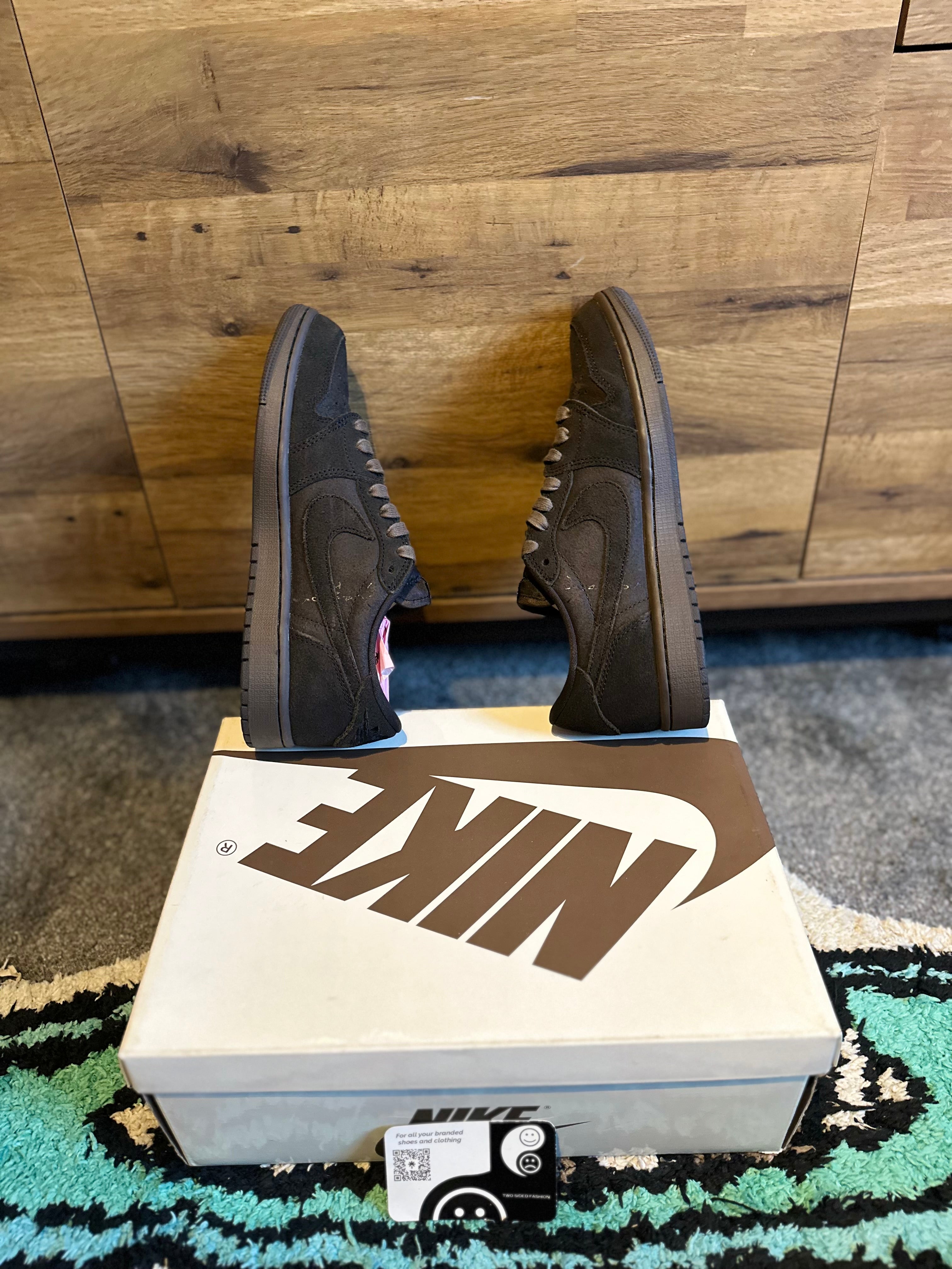 Nike Air Jordan 1 Travis Scott “Velvet Brown” U.K. 7