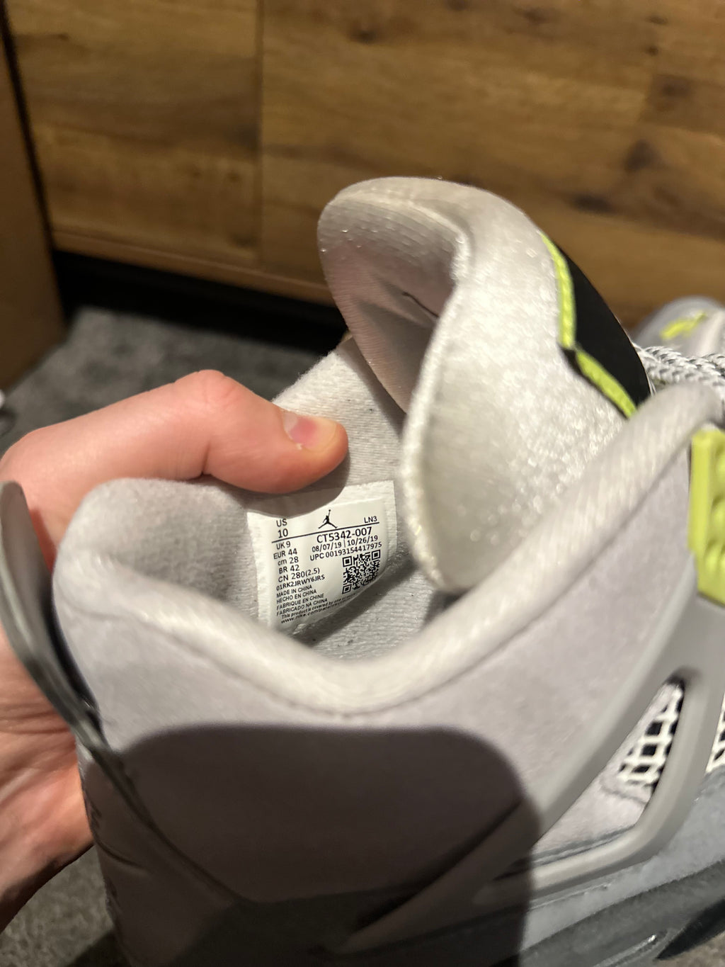 Nike Air Jordan 4 “SE 95 Neon” U.K. 9