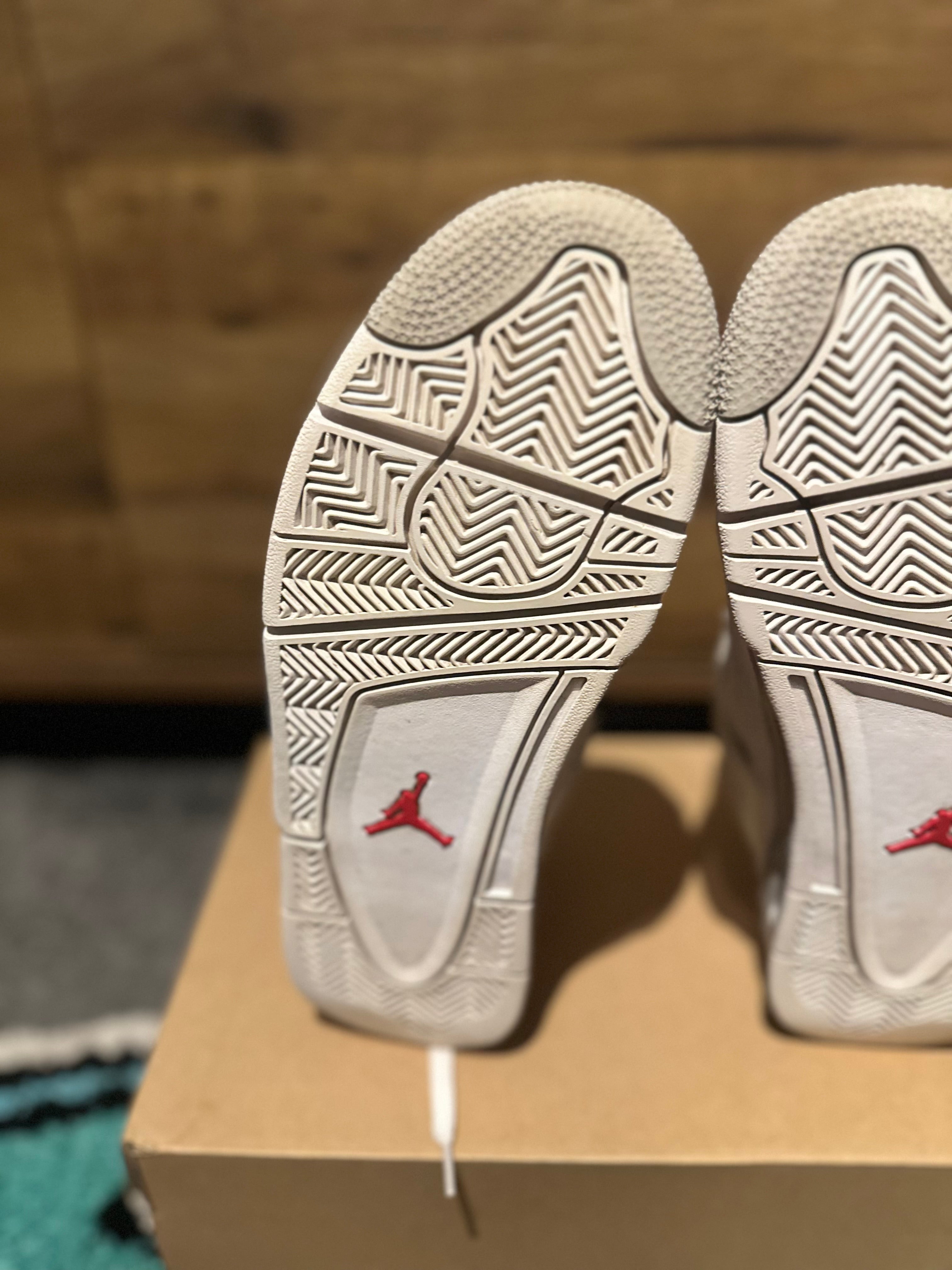 Nike Air Jordan 4 “White Oreo” U.K. 7