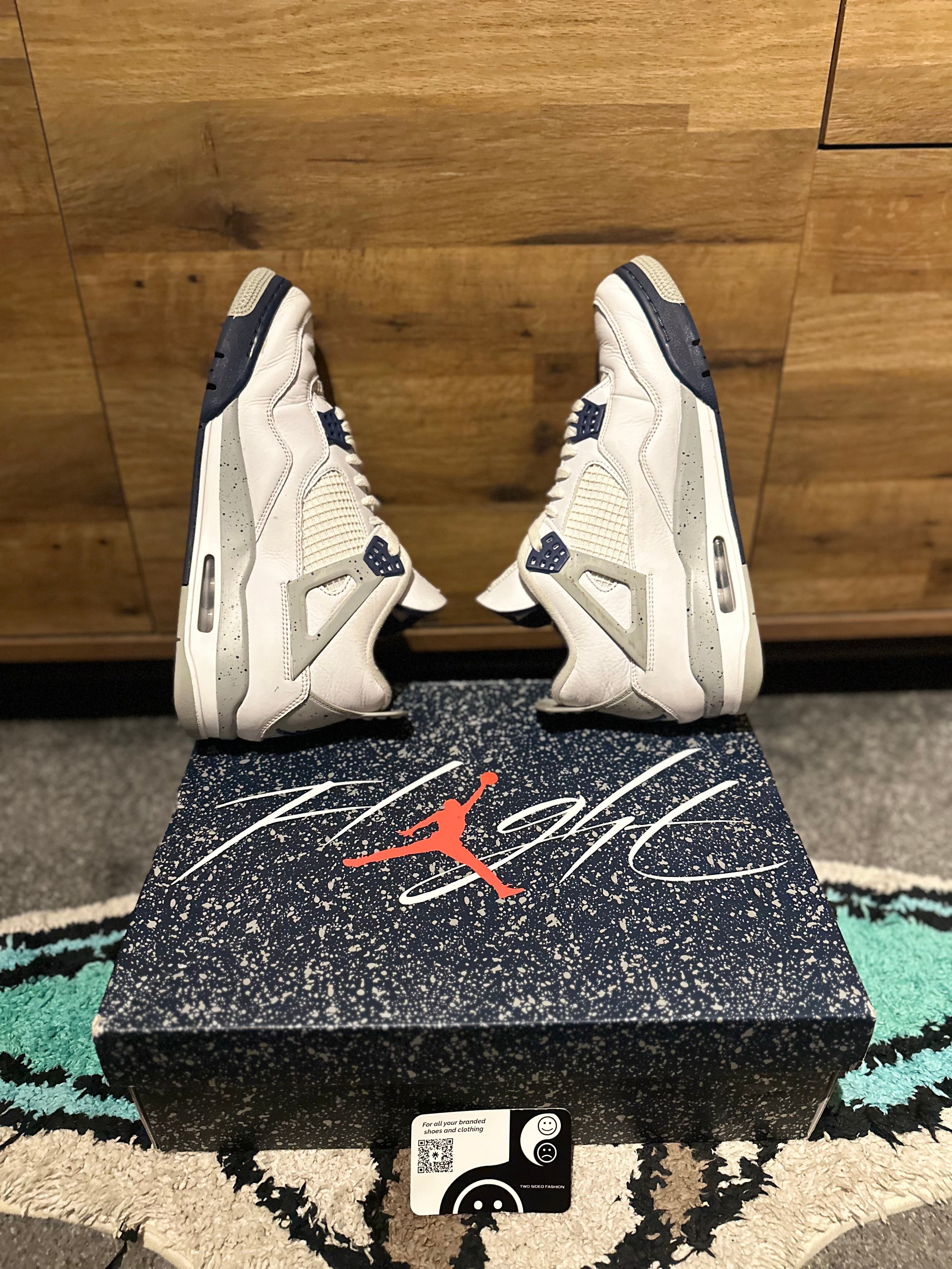 Nike Air Jordan 4 “ Midnight Navy’s ” U.K. 10.5