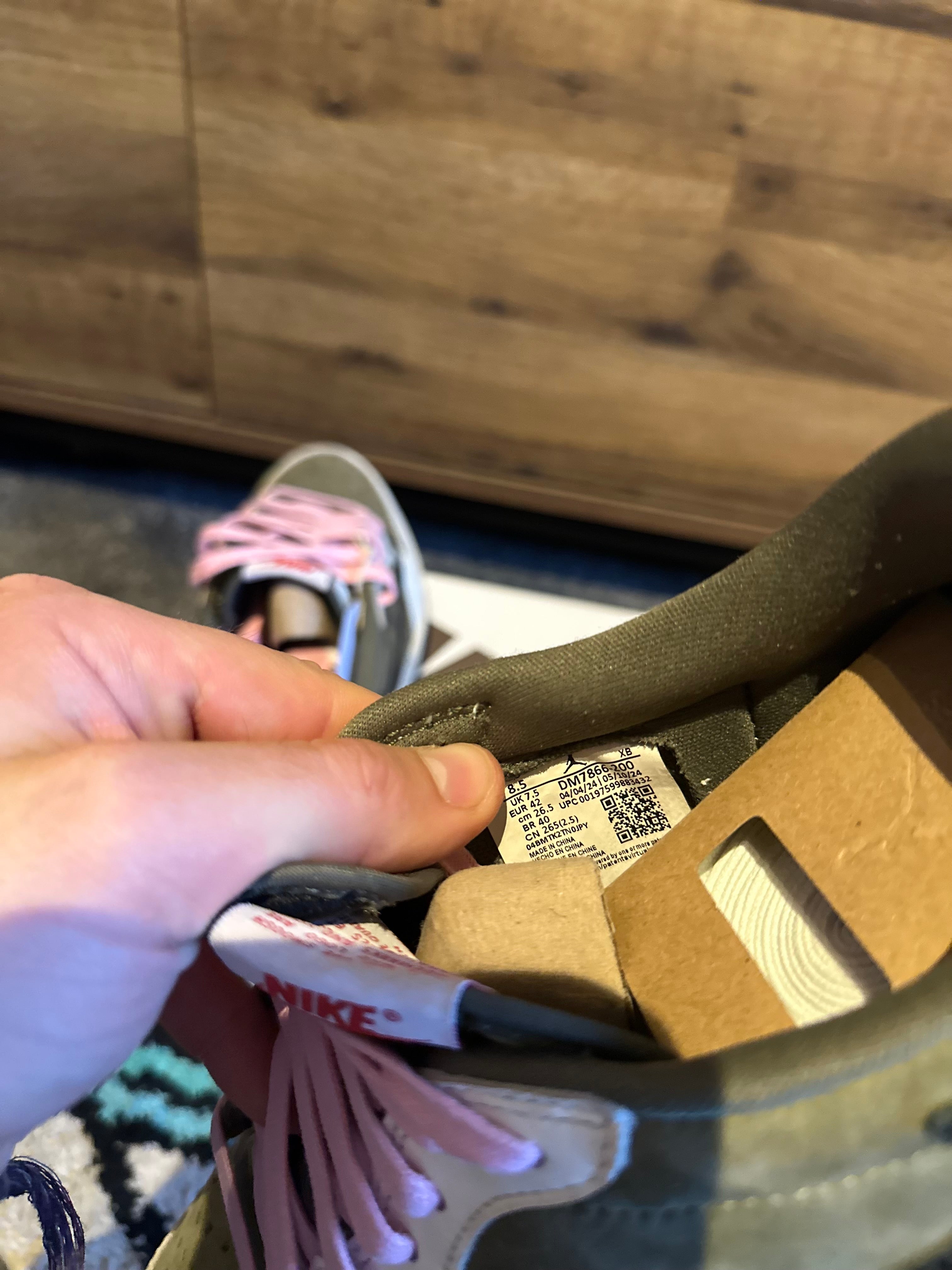 Nike Air Jordan 1 Travis Scott “Medium Olive” U.K. 7.5
