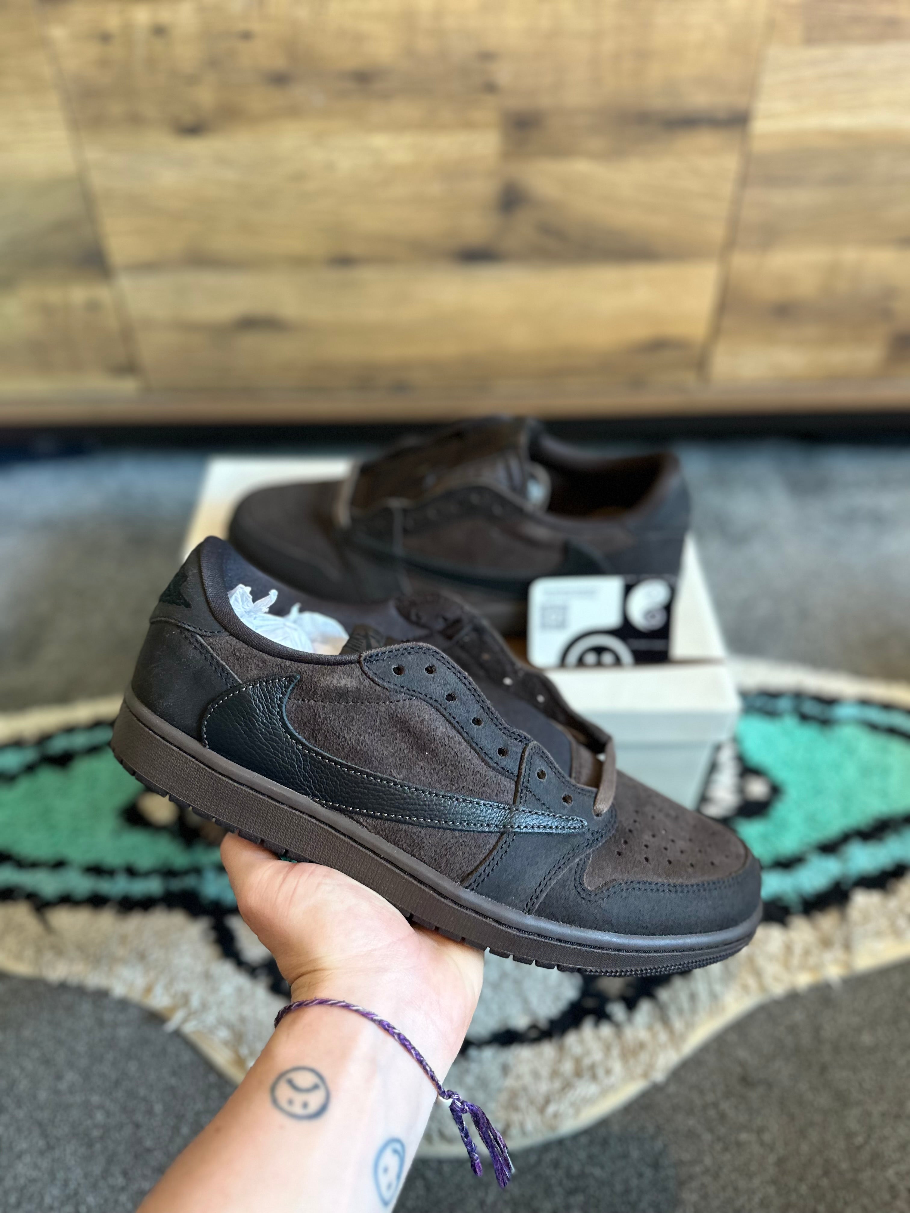 Nike Air Jordan 1 Travis Scott “Velvet Brown” U.K. 10