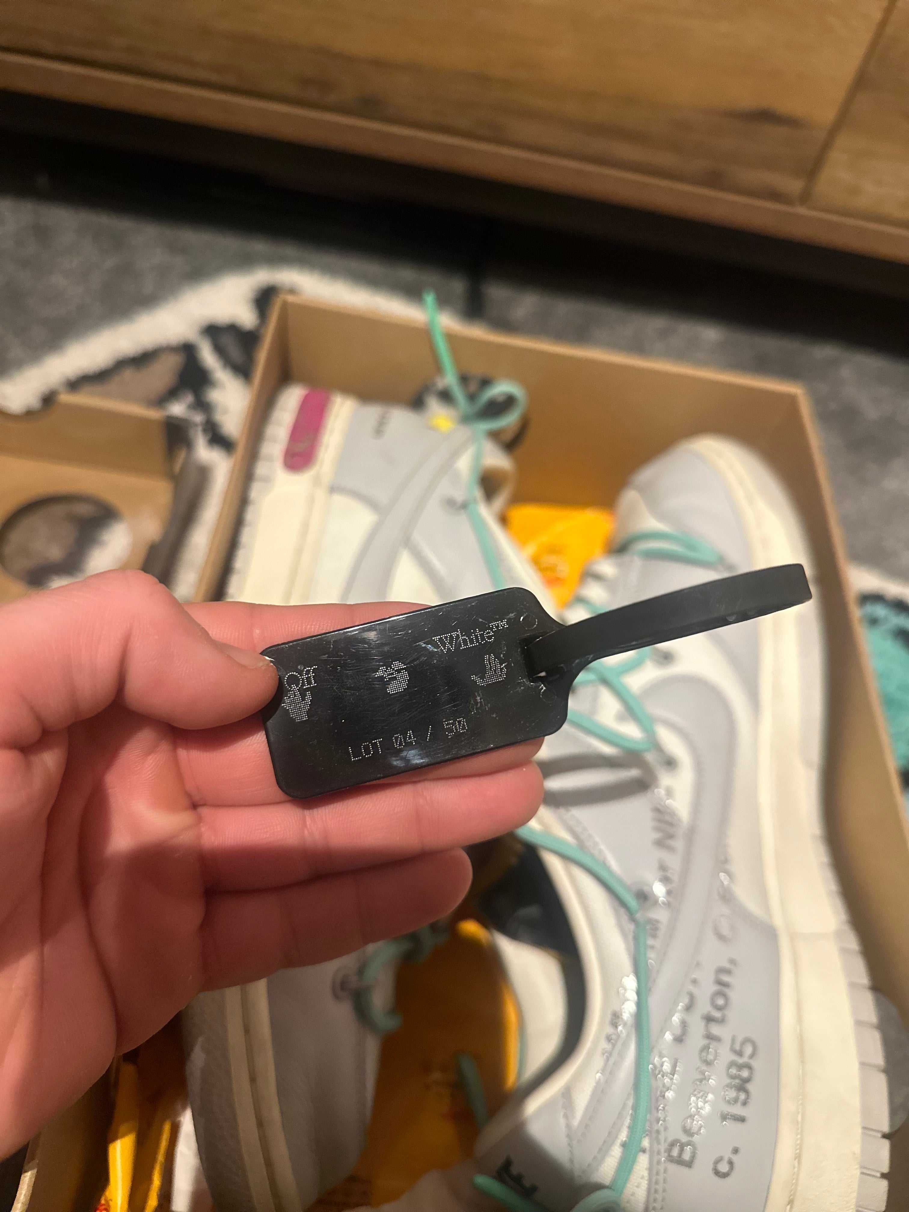 Nike dunk Off-white “lot 4 “ U.K 11