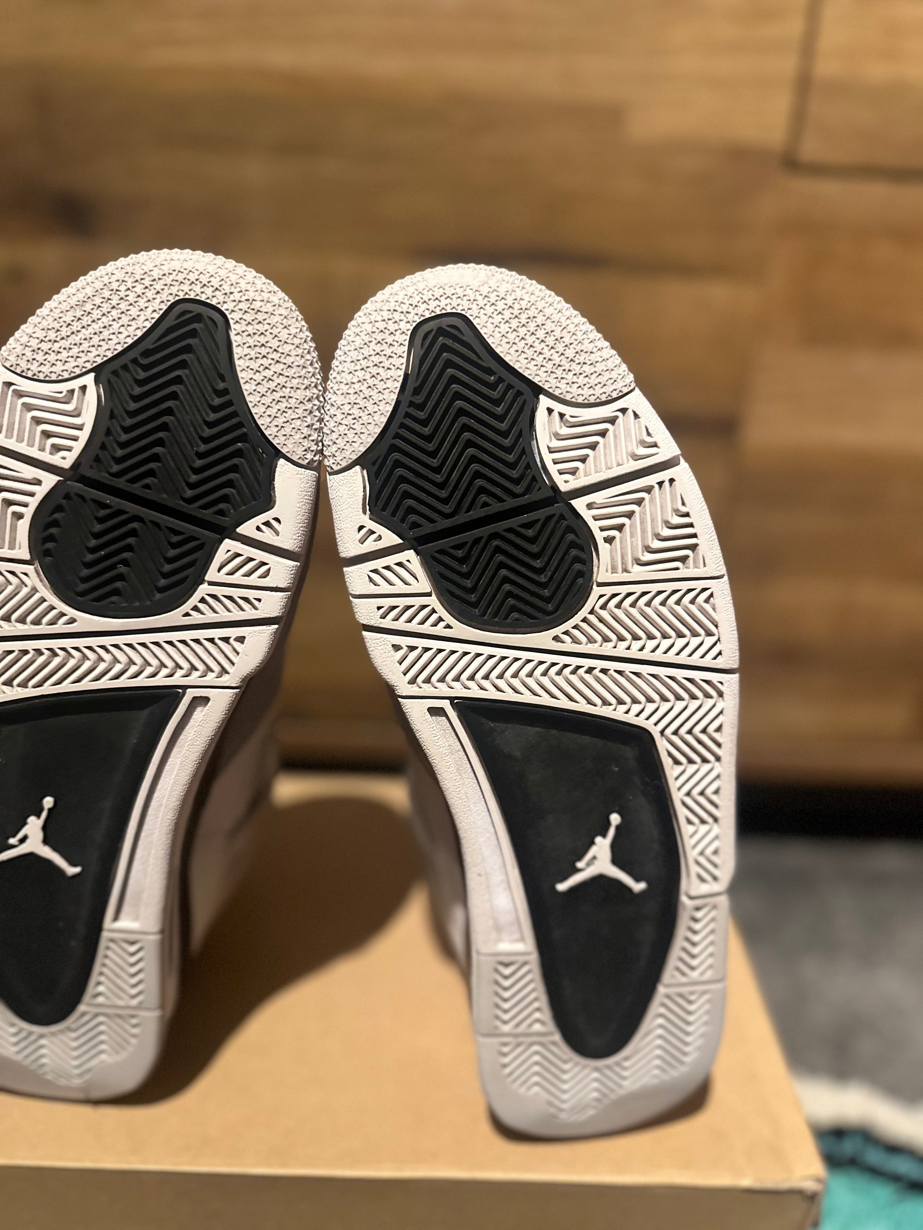 Nike Air Jordan 4 “Military Blacks” U.K. 8