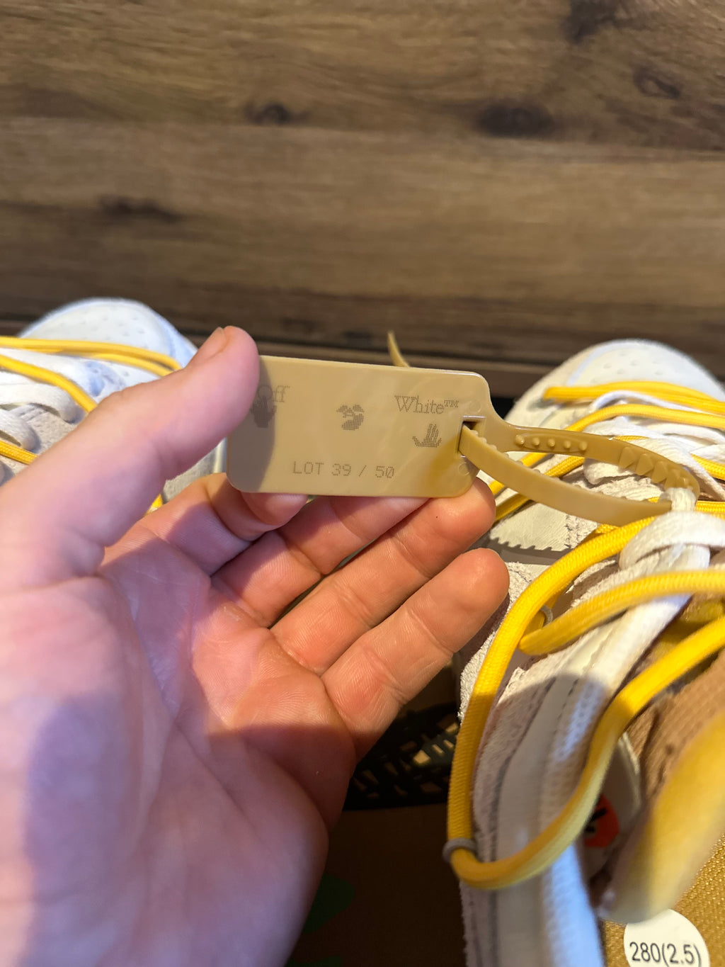 Nike Dunk Off-White “Lot 39” U.K. 9
