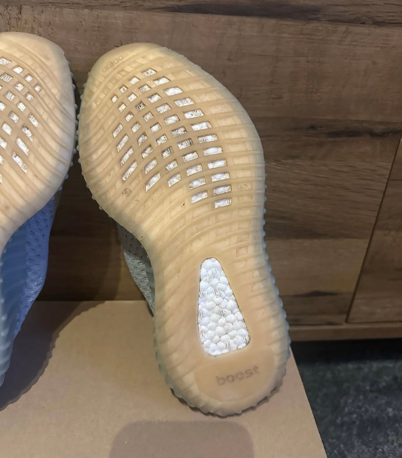 yeezy 350 desert saga U.K. 5.5