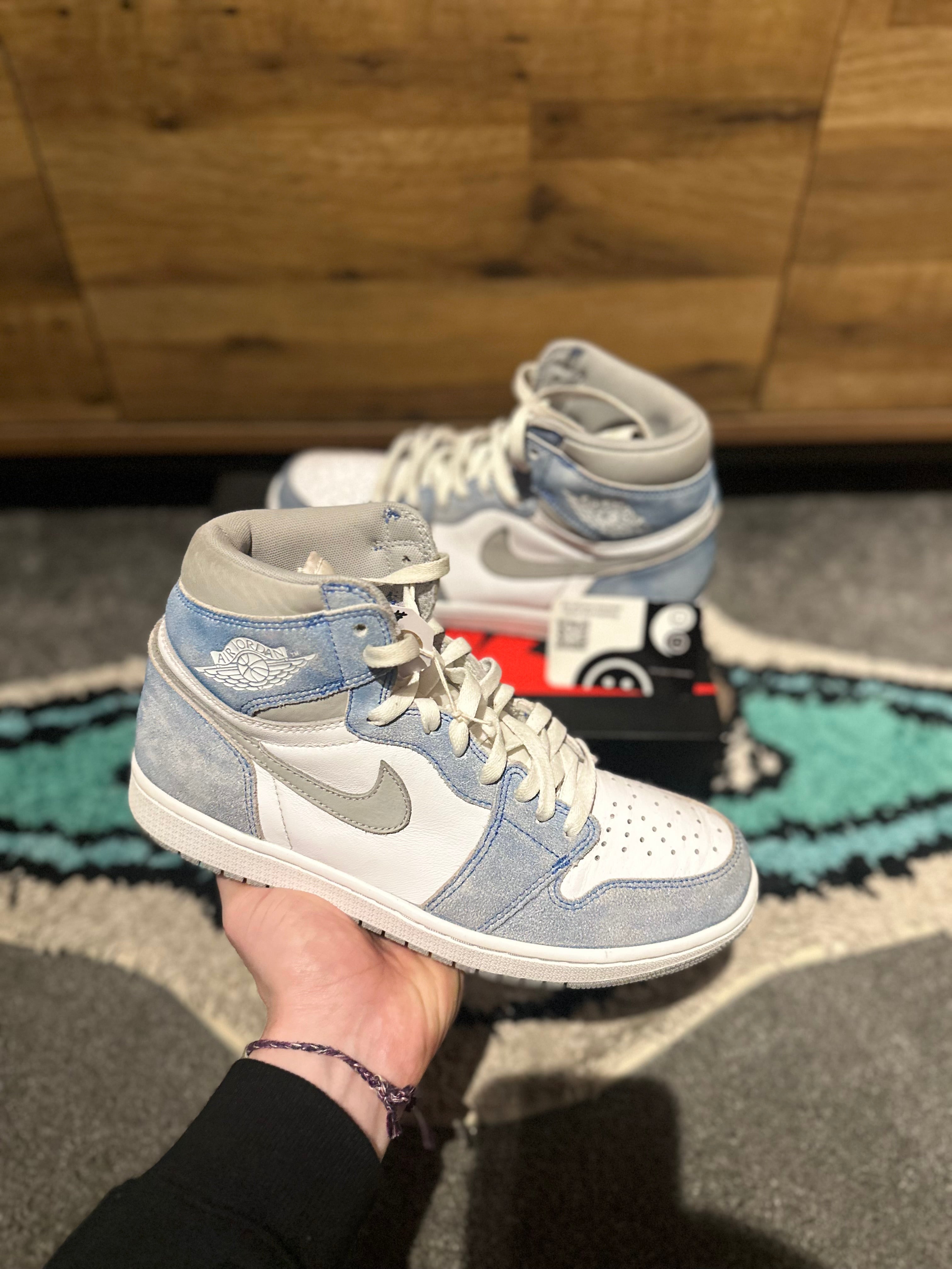 Nike Air Jordan 1 “Hyper Royal Smoke Grey” U.K. 8.5