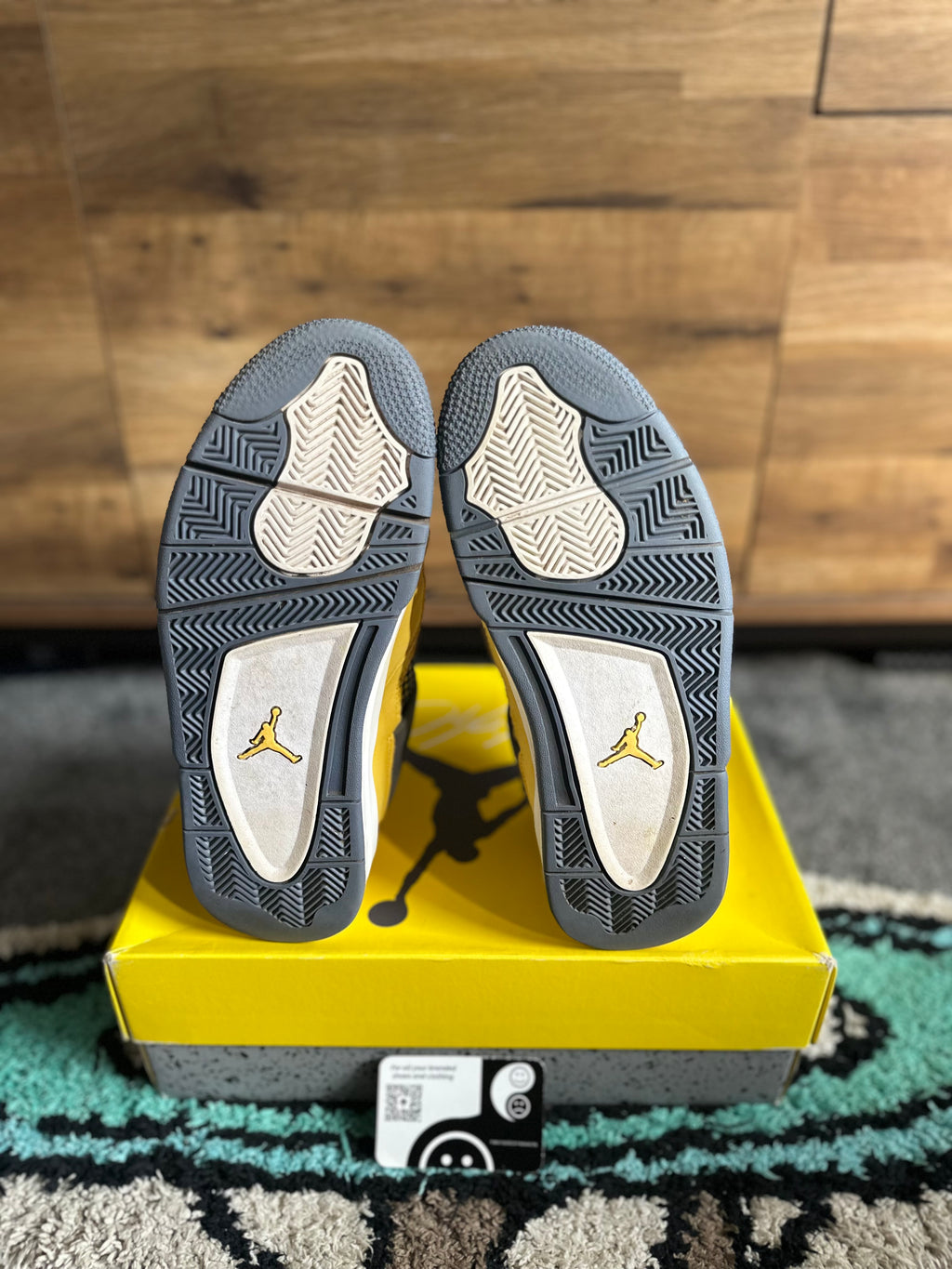 Nike Air Jordan 4 “Lightning” U.K. 7.5