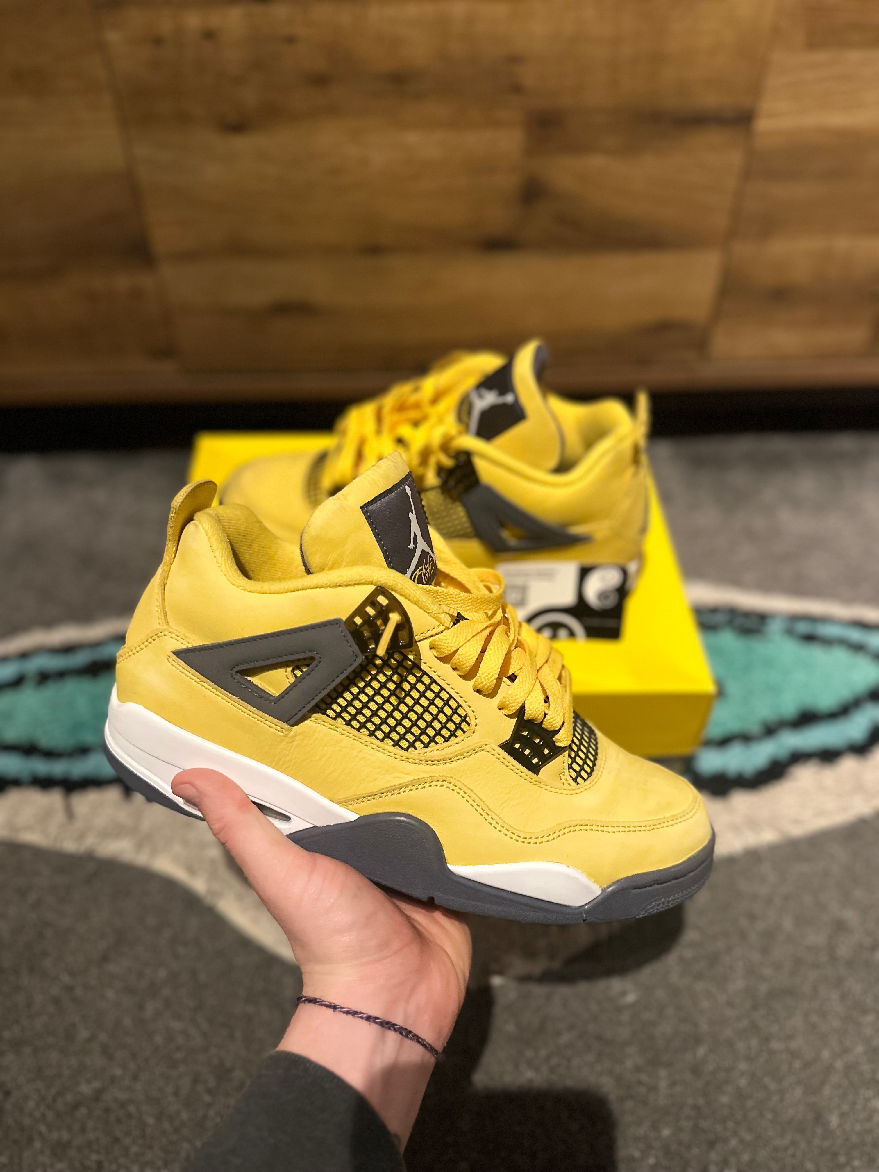 Nike Air Jordan 4 “Thunders” U.K. 9.5