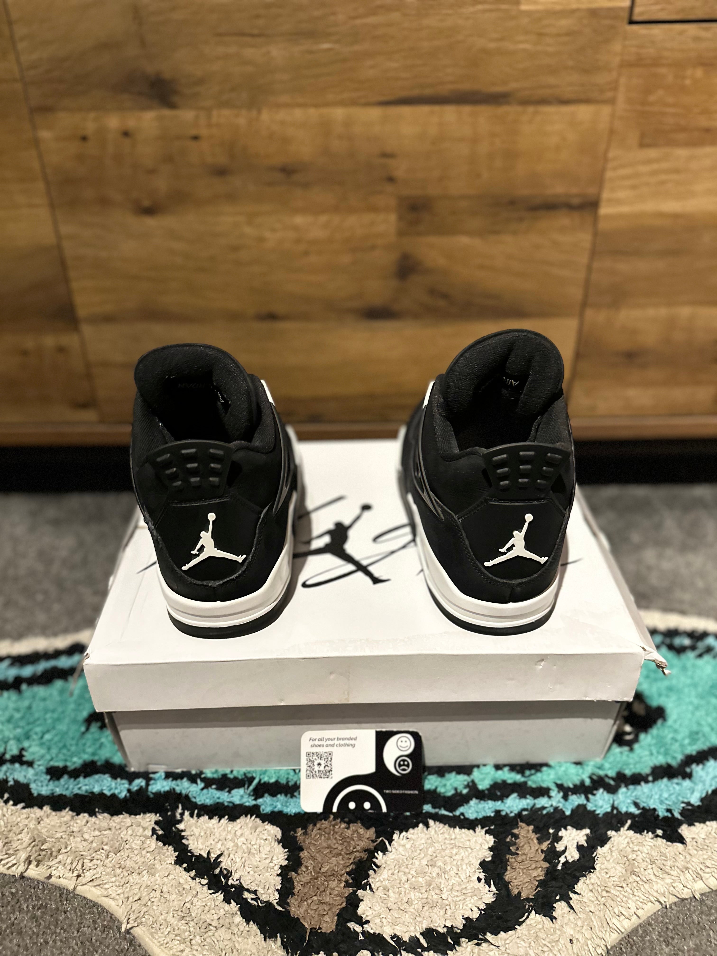 Nike Air Jordan 4 “White Thunder ” U.K. 8.5