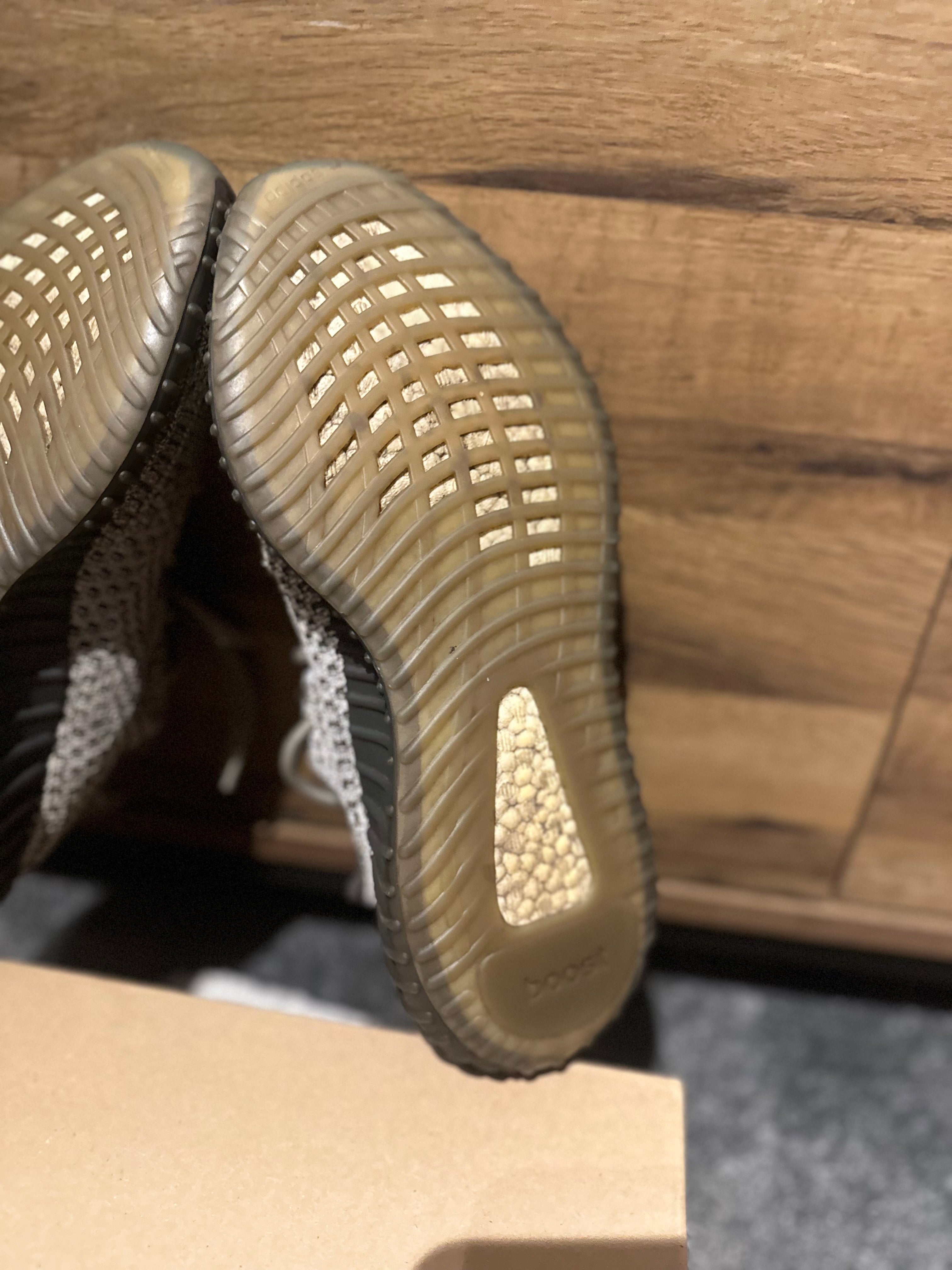 yeezy 350 V2 “ash stone ” U.K. 10