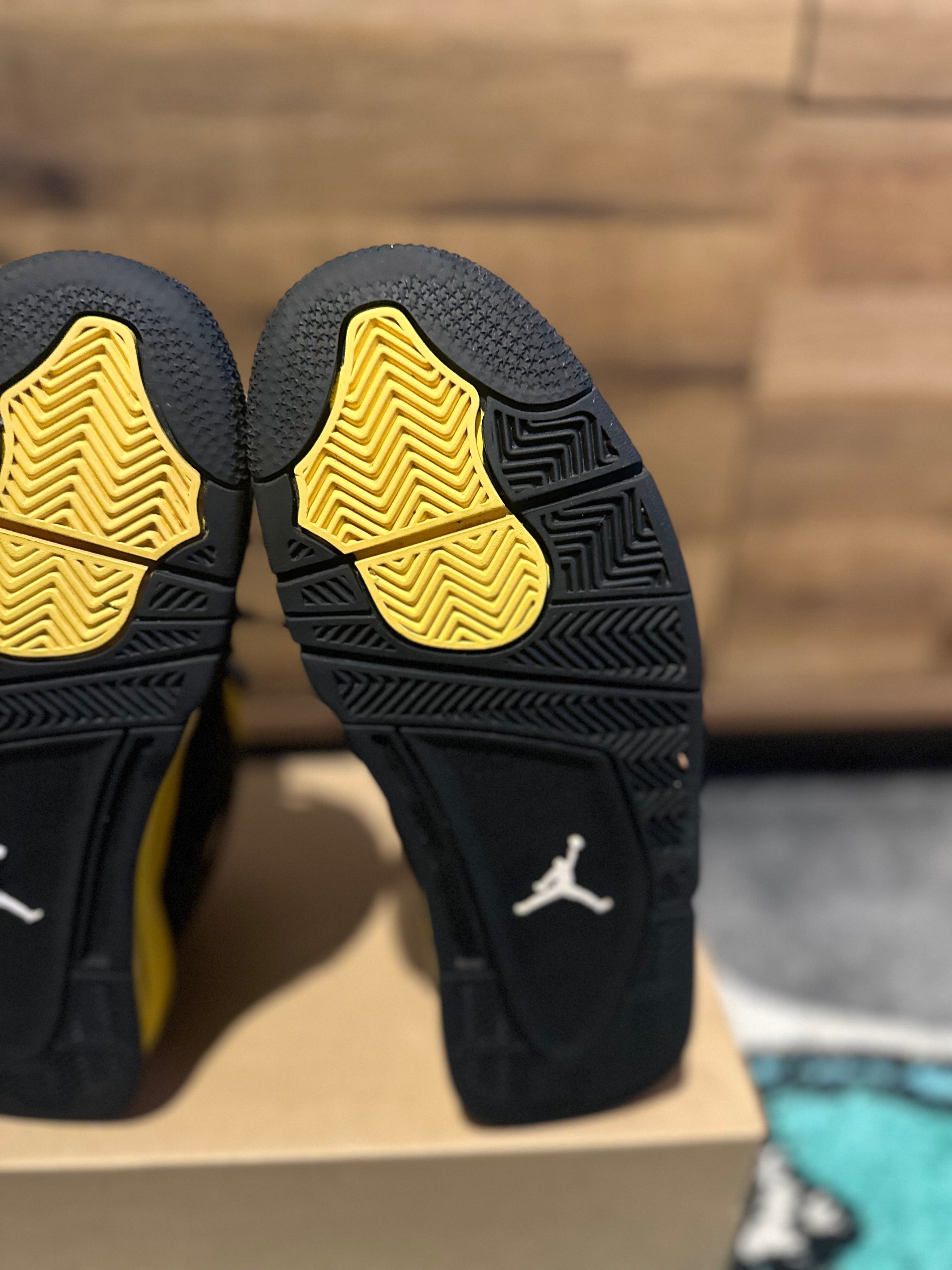 Nike Air Jordan 4 “Yellow Thunder ” U.K. 8.5
