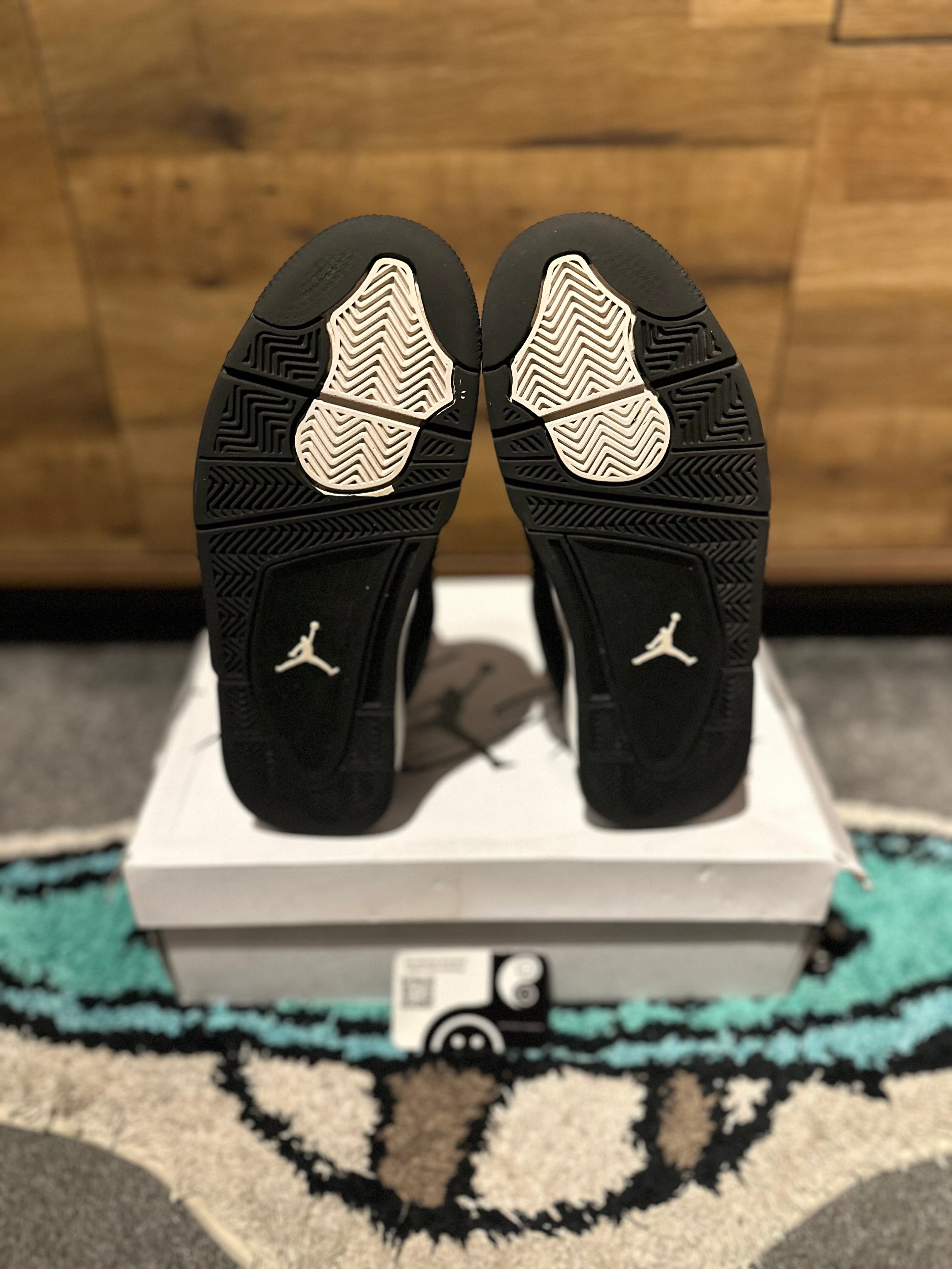 Nike Air Jordan 4 “White Thunder ” U.K. 8.5