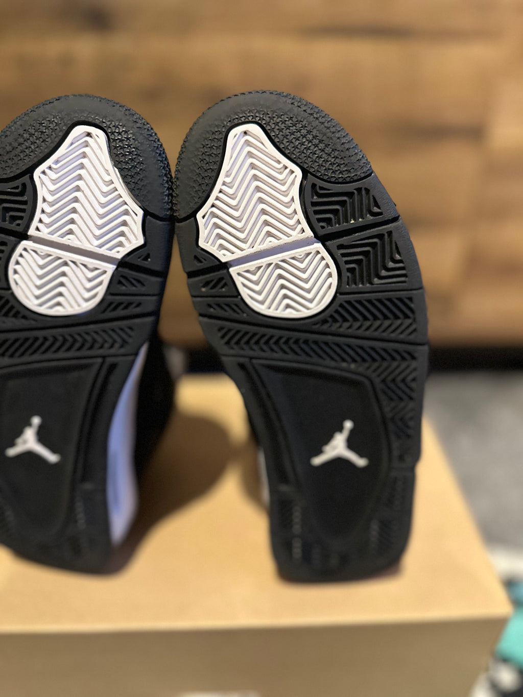 Nike Air Jordan 4 “White Thunder” U.K. 4.5GS