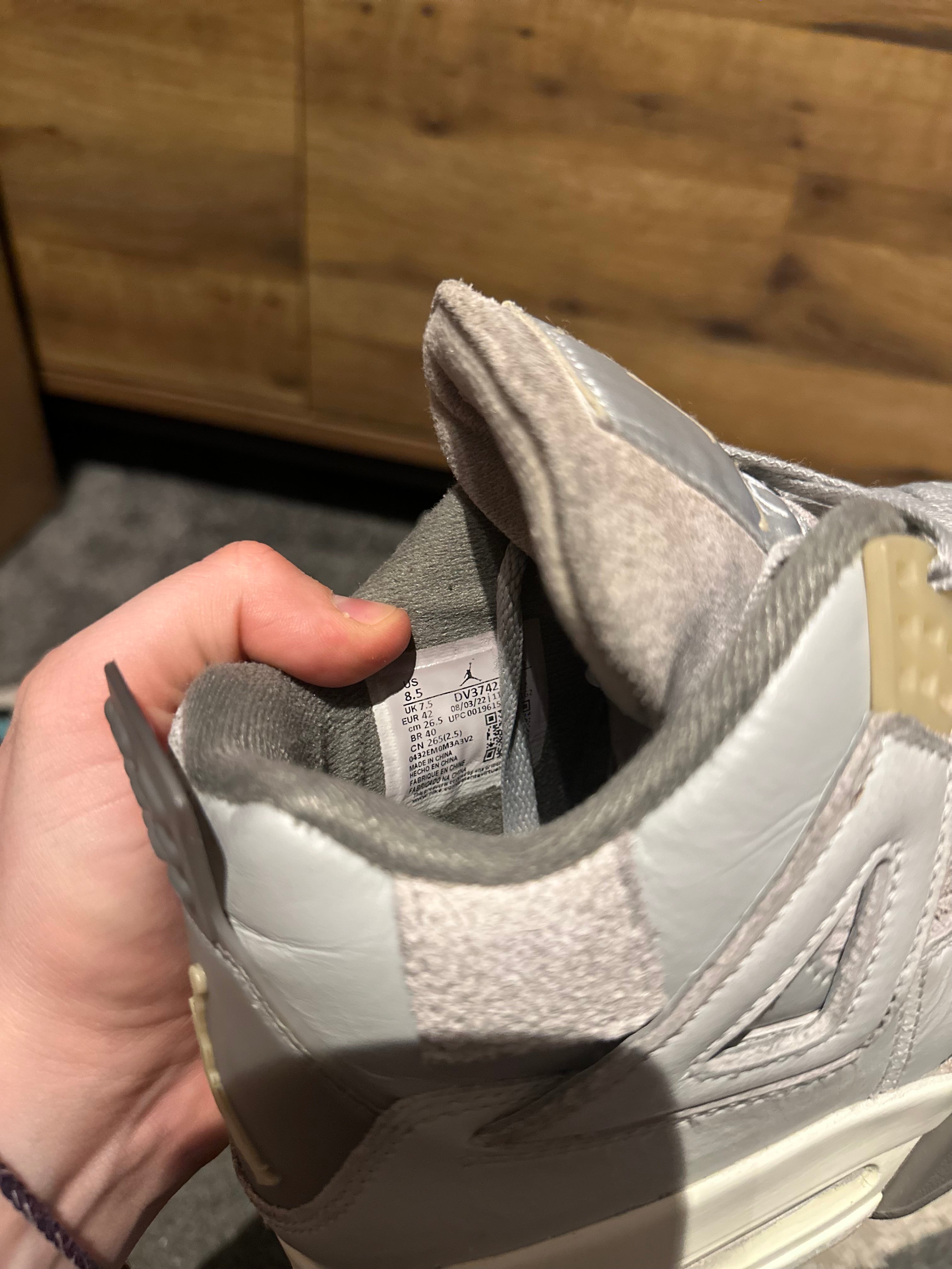 Nike Air Jordan 4 “Craft Photon Dust” U.K. 7.5