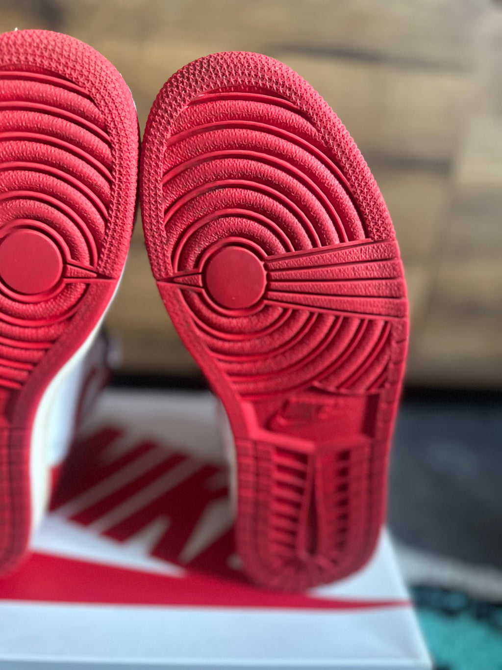 Jordan 1 Retro High “Heritage ” U.K. 8
