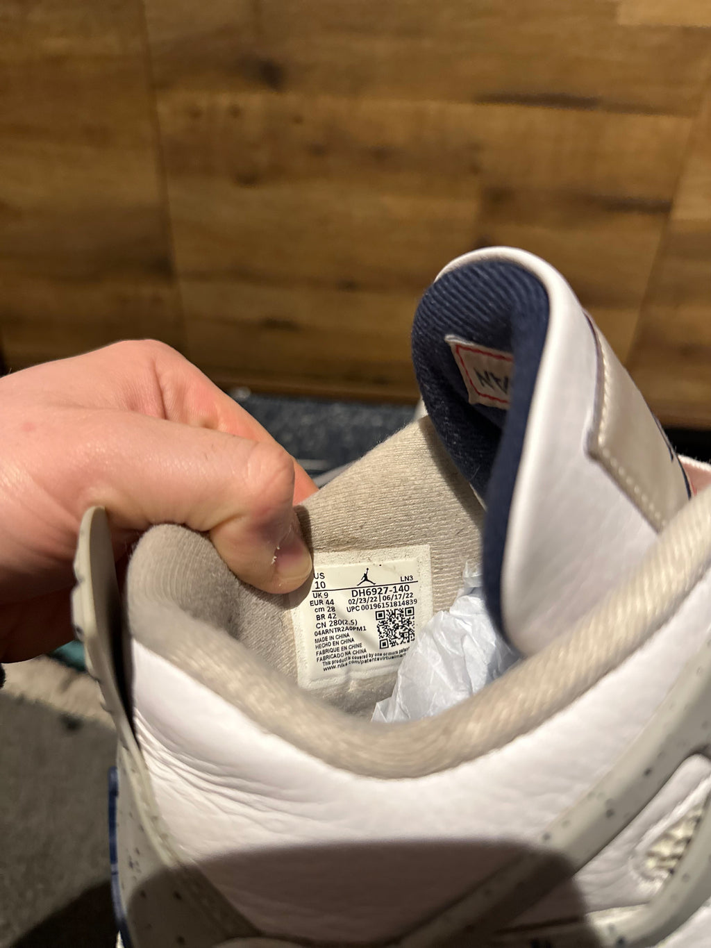 Nike Air Jordan 4 “ Midnight Navy’s ” U.K. 9