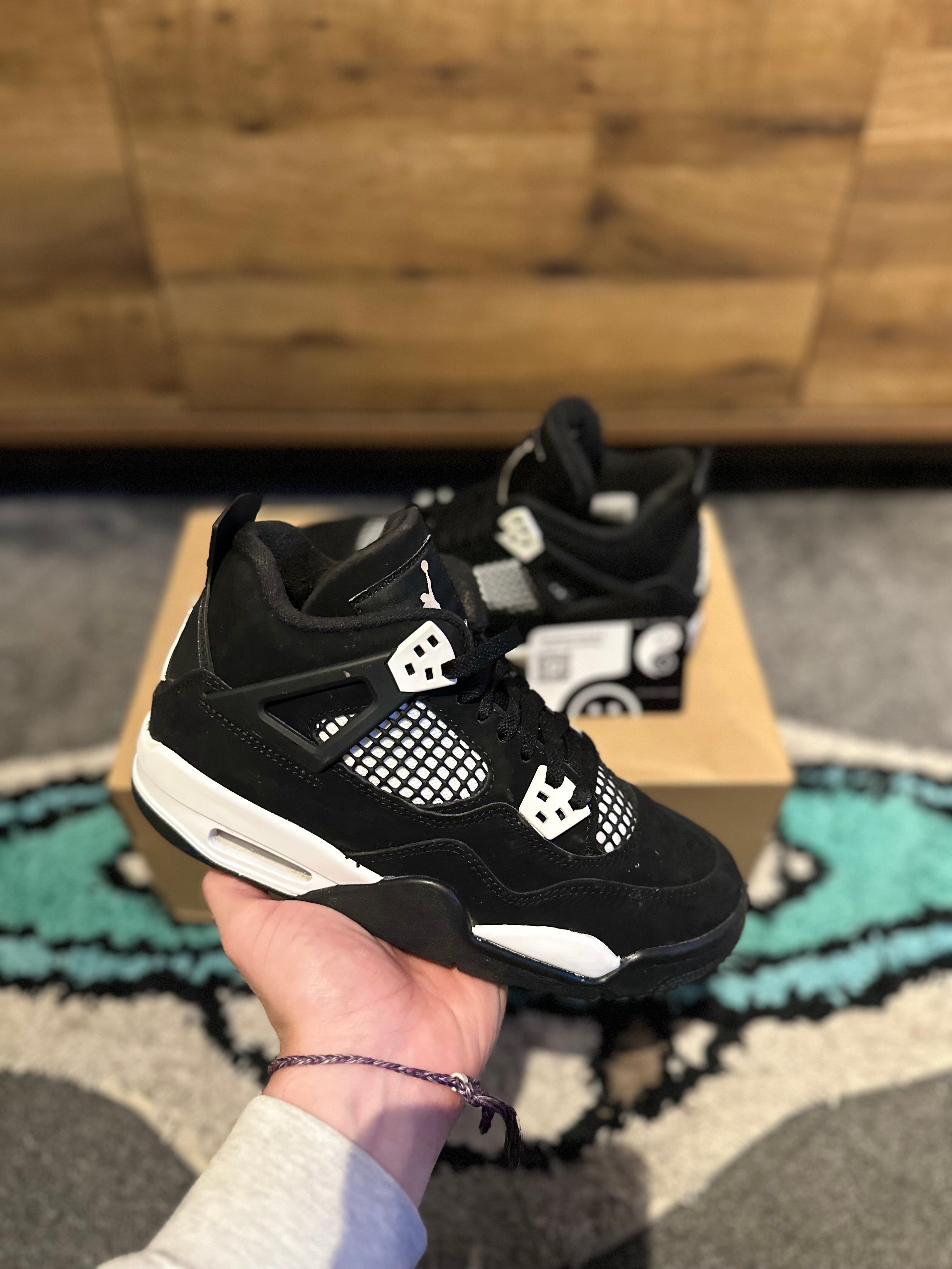 Nike Air Jordan 4 “White Thunder” U.K. 4.5GS