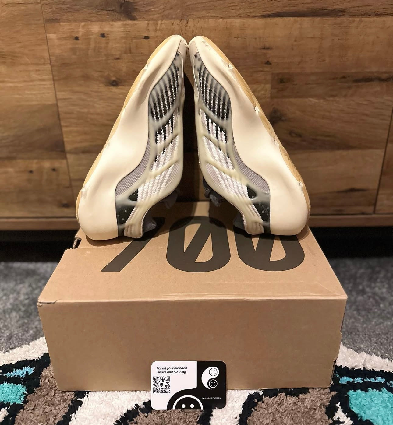 yeezy 700 v3 fade salt U.K. 7.5