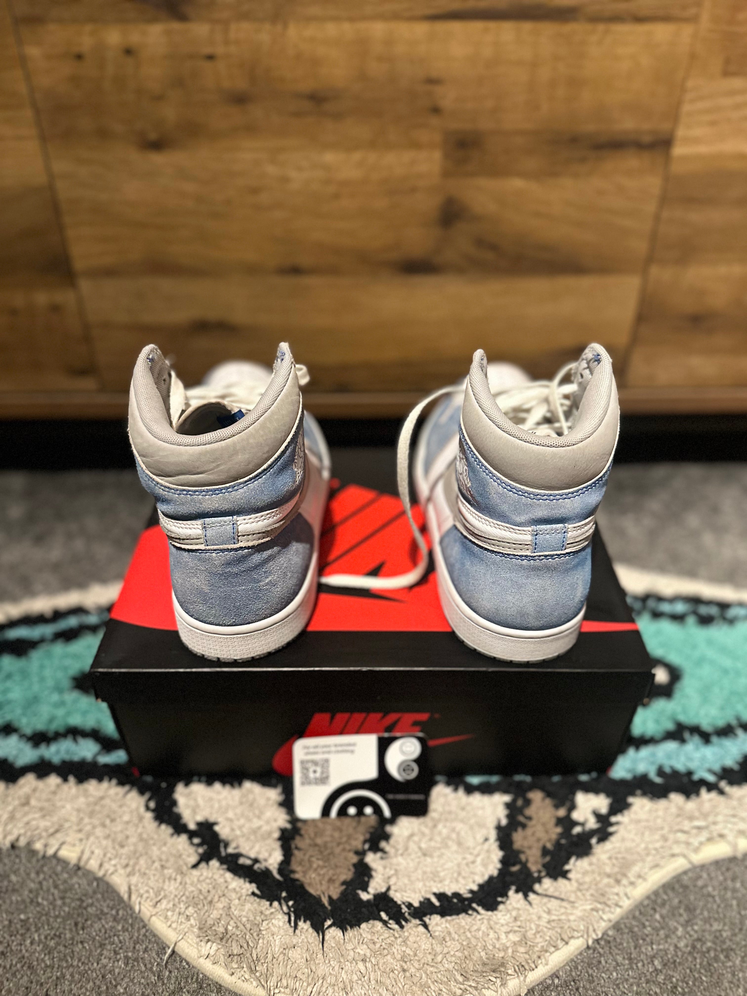 Nike Air Jordan 1 “Hyper Royal Smoke Grey” U.K. 8.5