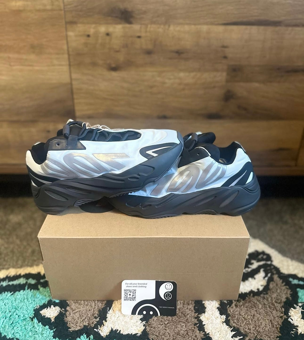 yeezy 700 MNVN blue tint U.K. 5