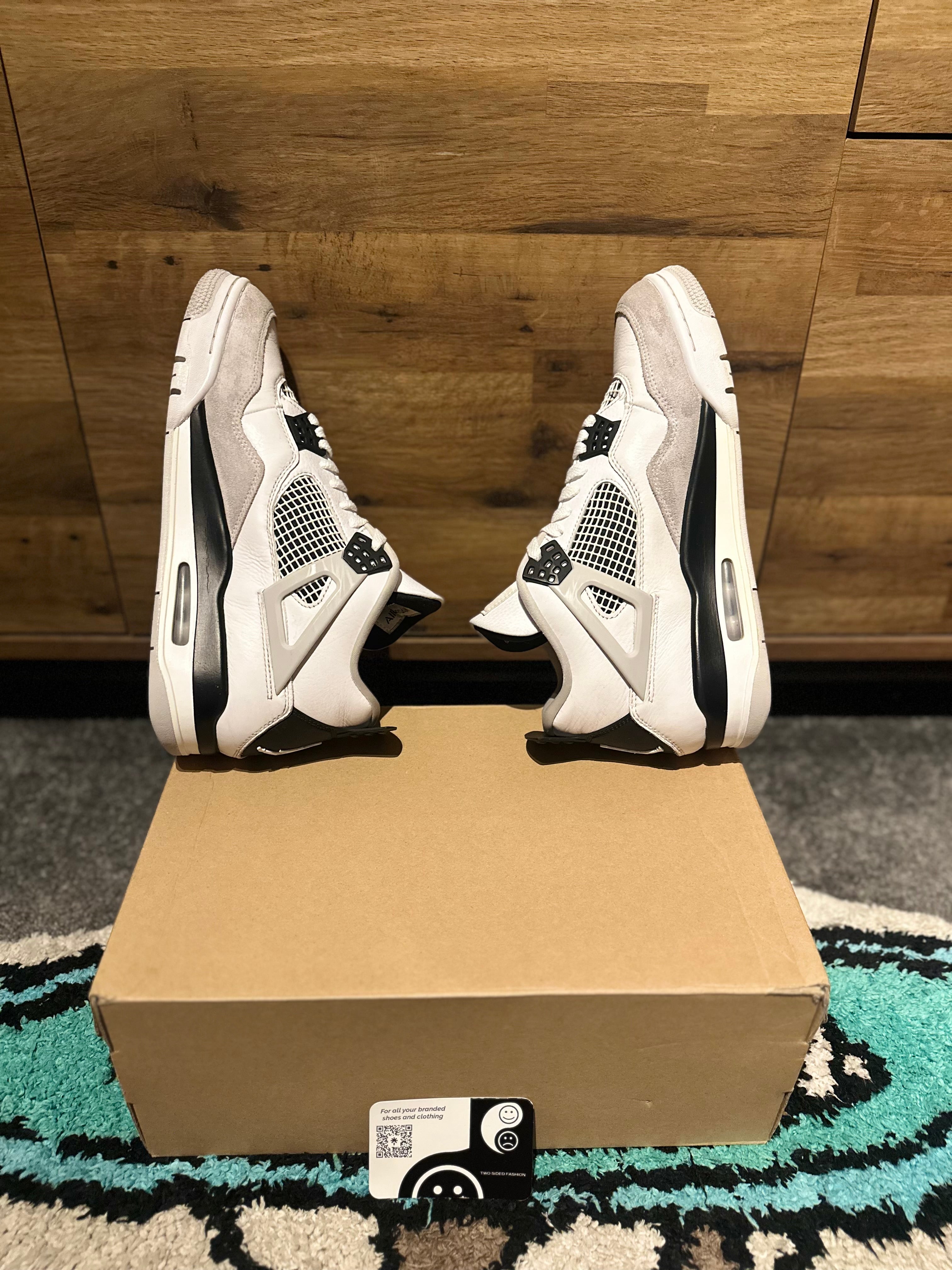 Nike Air Jordan 4 “Military Blacks” U.K. 9