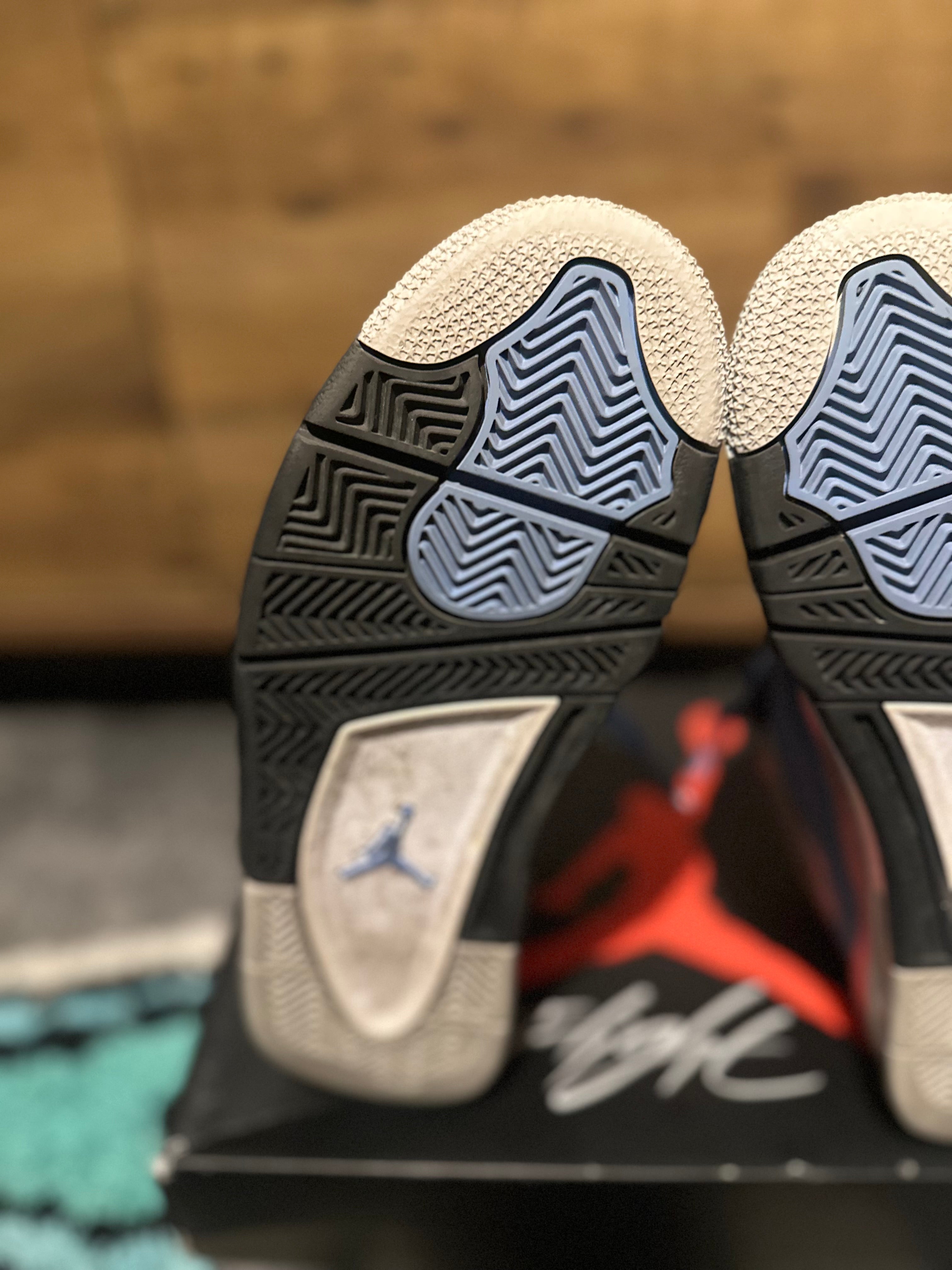 Nike Air Jordan 4 “university blue ” U.K. 5 GS