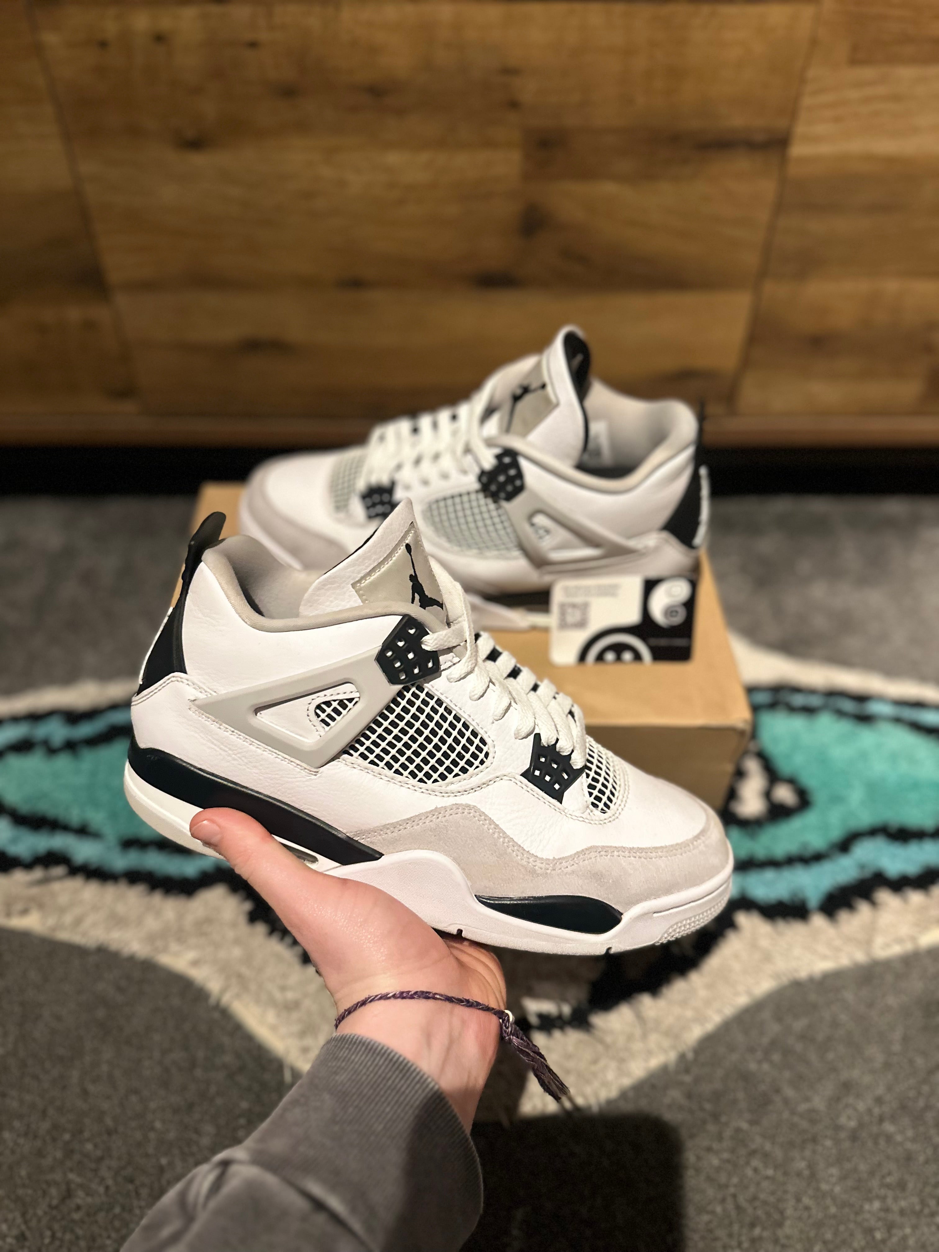 Nike Air Jordan 4 “Military Blacks” U.K. 9