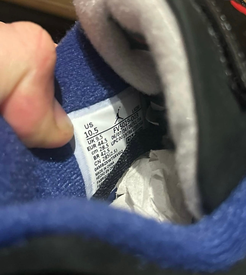 Nike Air Jordan 4 “ rare air ” U.K. 9.5