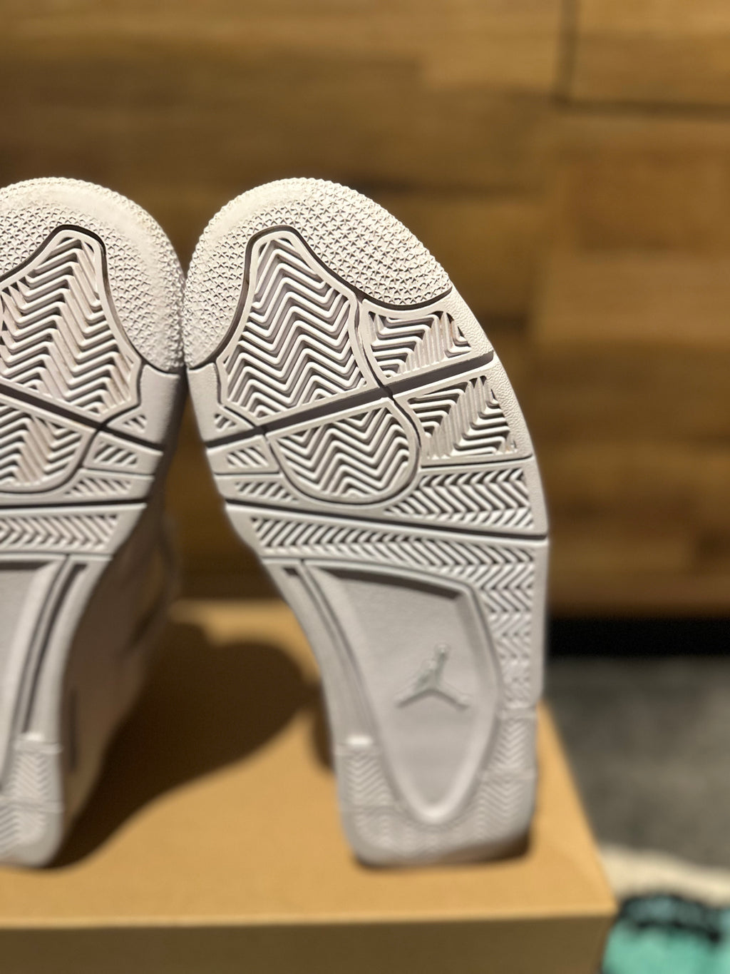 Nike Air Jordan 4 “Pure Money ” U.K. 8