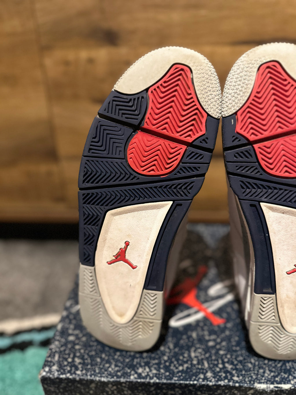 Nike Air Jordan 4 “ Midnight Navy’s ” U.K. 9