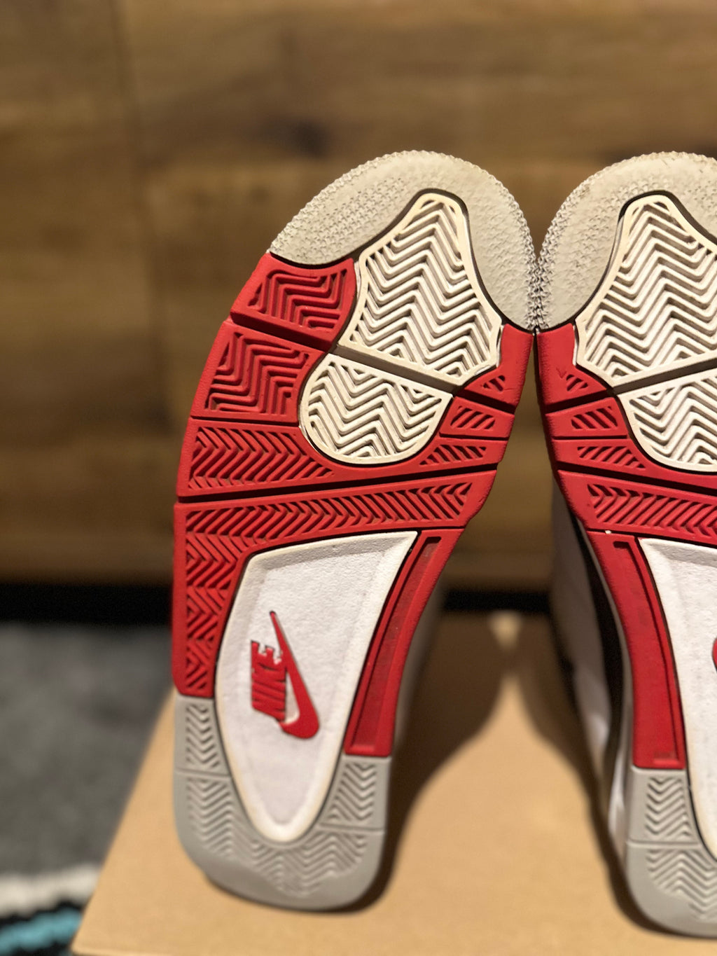 Nike Air Jordan 4 “Fire Red ” U.K. 8.5