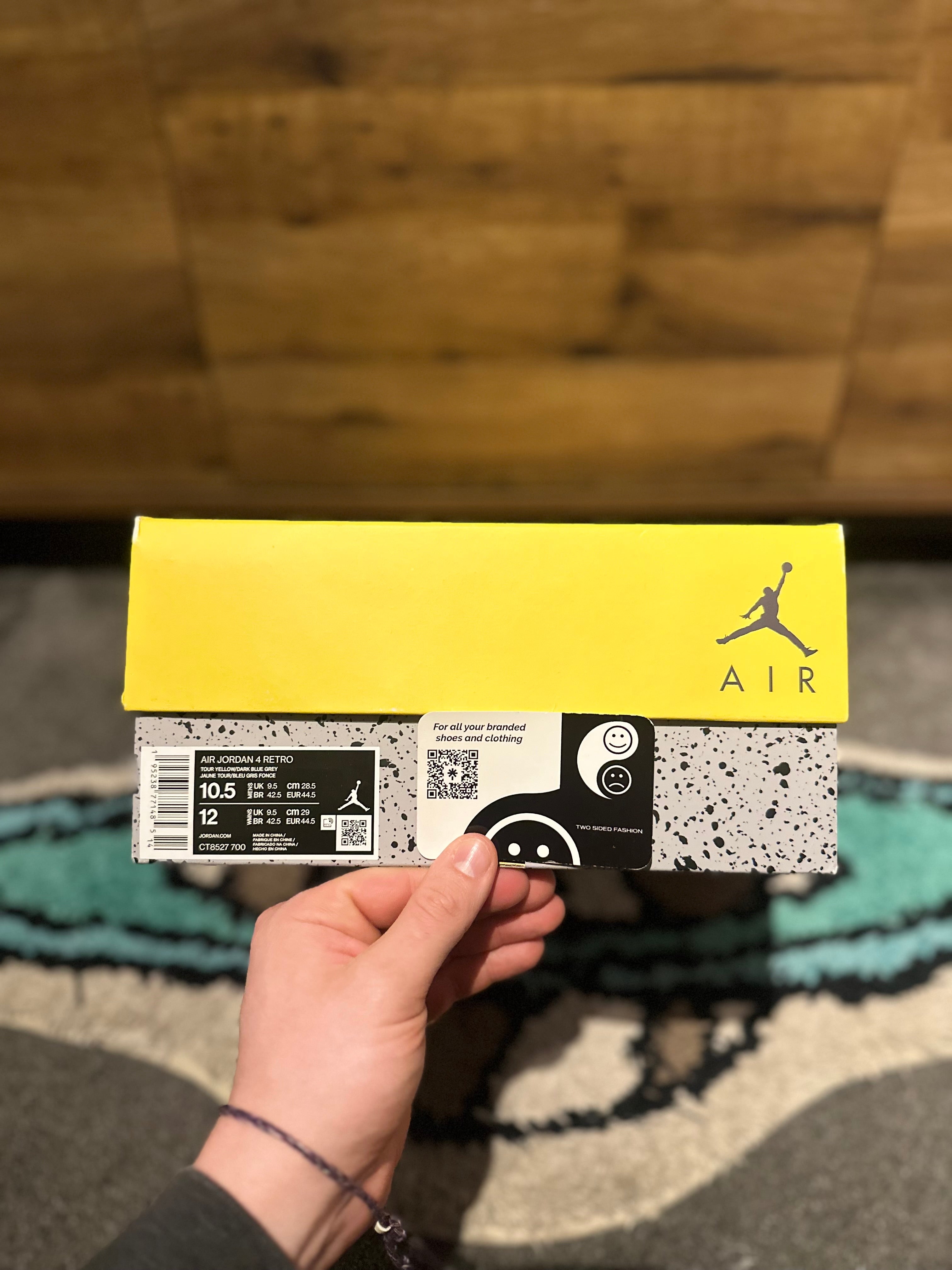 Nike Air Jordan 4 “Thunders” U.K. 9.5