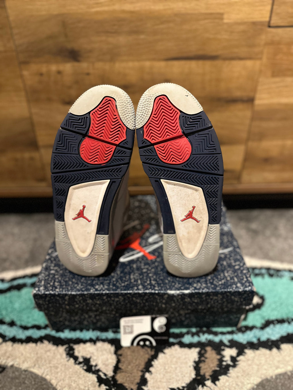 Nike Air Jordan 4 “ Midnight Navy’s ” U.K. 9