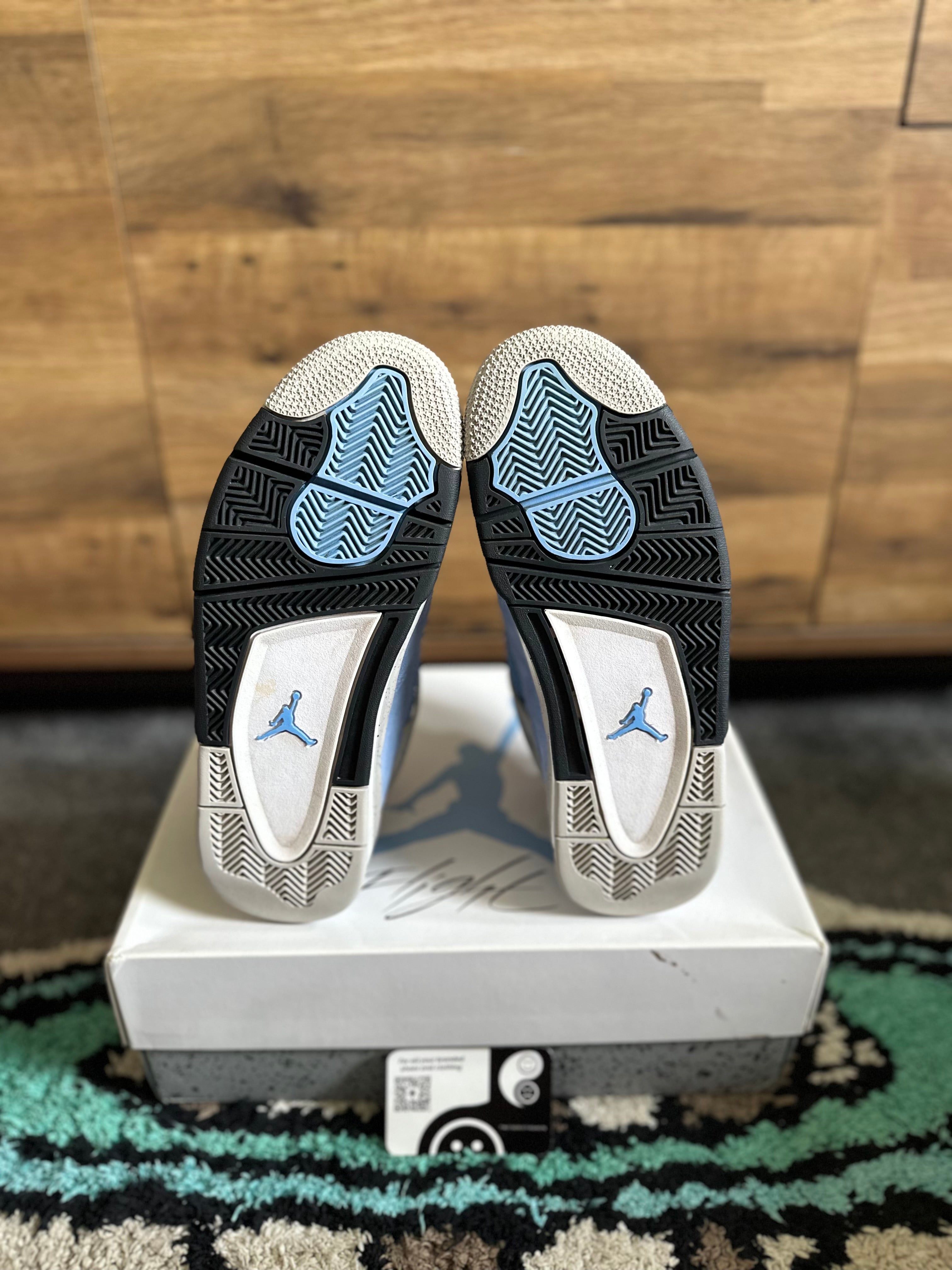 Nike Air Jordan 4 “University Blue” U.K. 7
