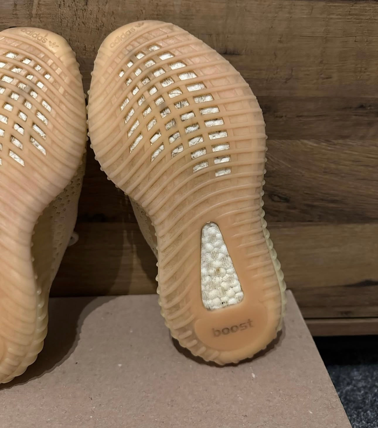 Yeezy 350 V2 “linen” U.K. 4