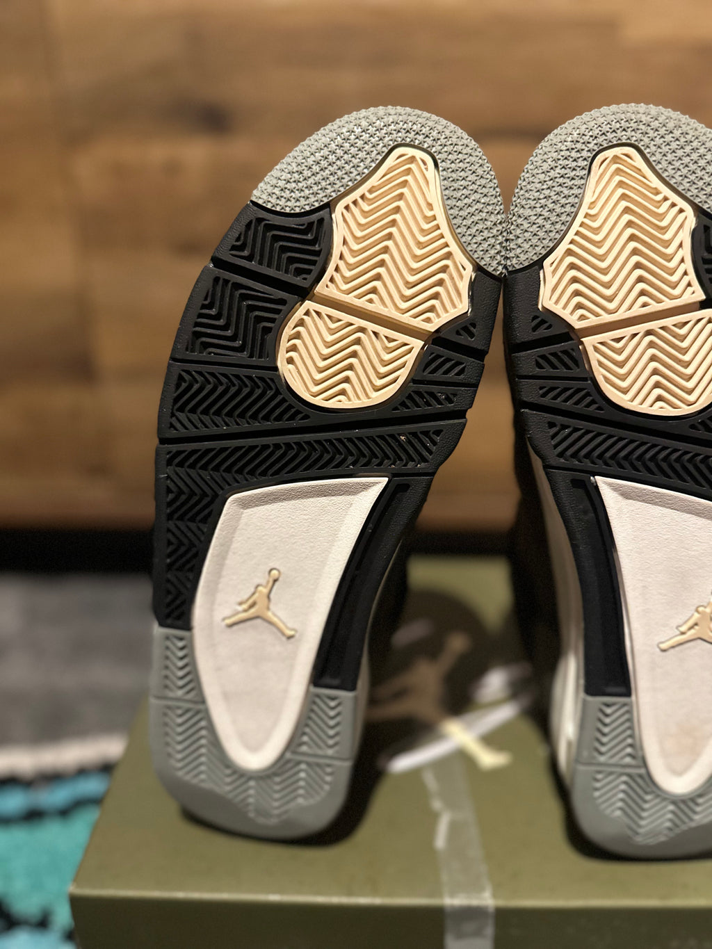 Nike Air Jordan 4 “ Craft Medium Olive ” U.K. 8
