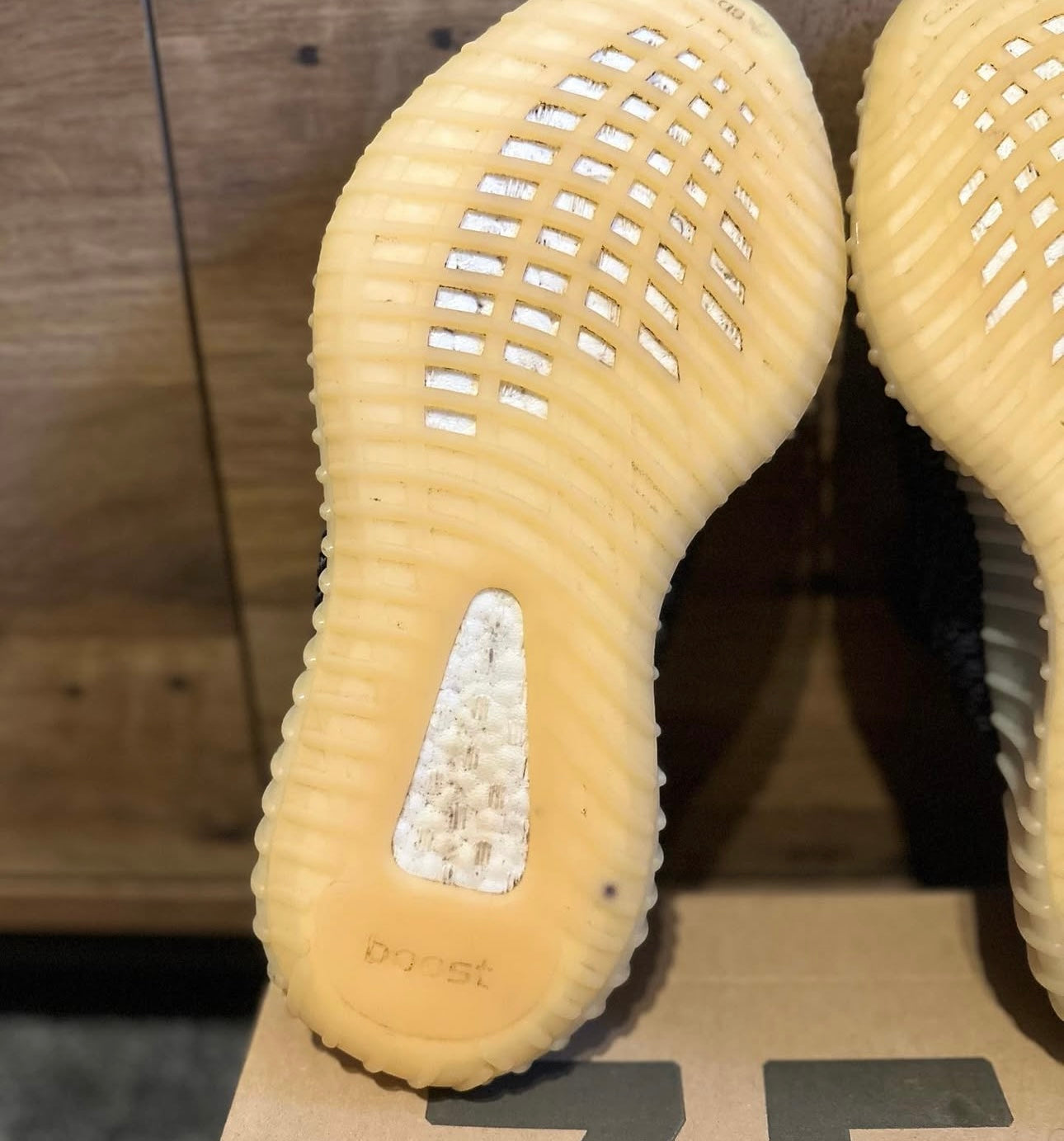 yeezy 350 carbon U.K. 7