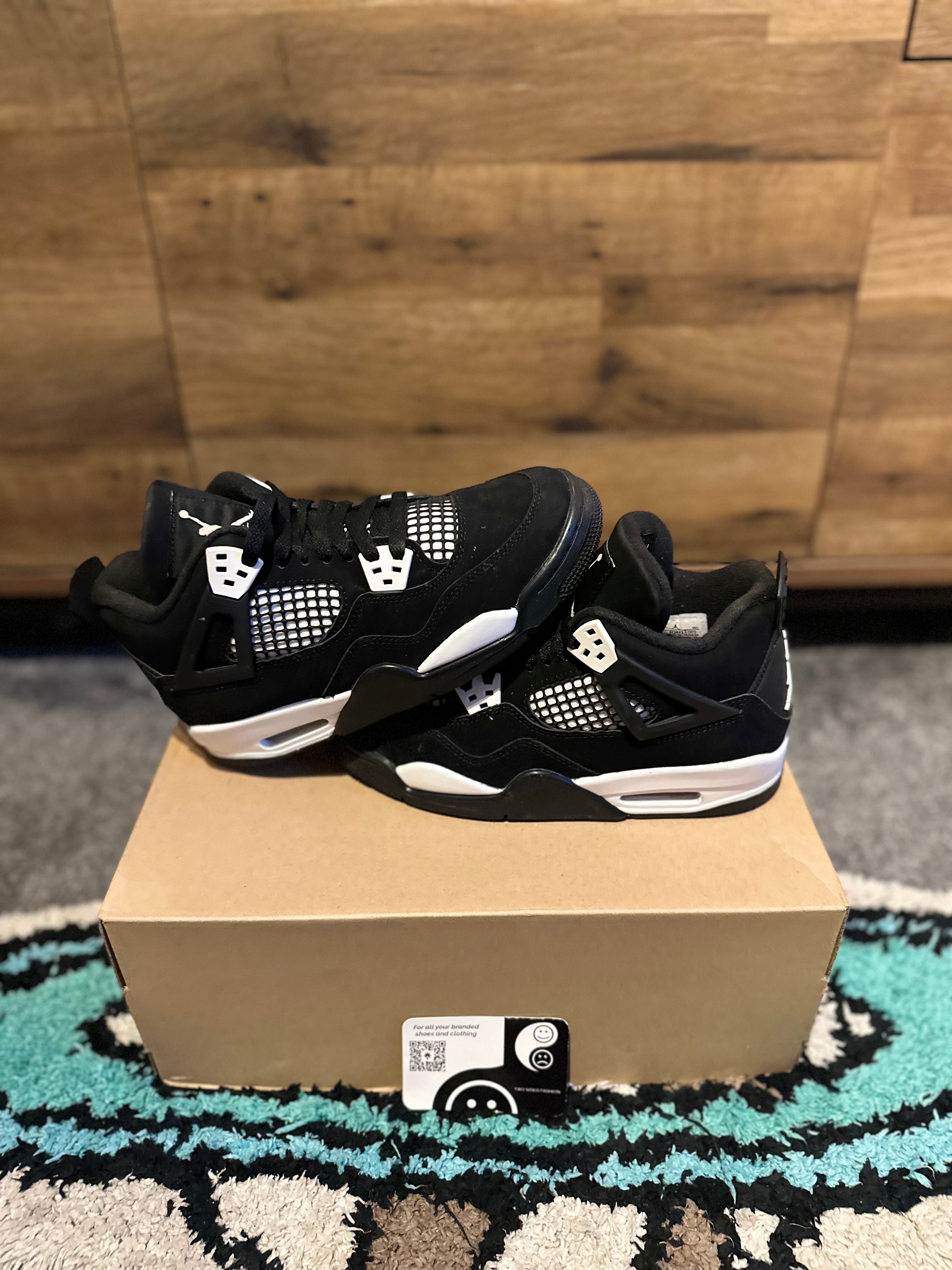 Nike Air Jordan 4 “White Thunder” U.K. 4.5GS