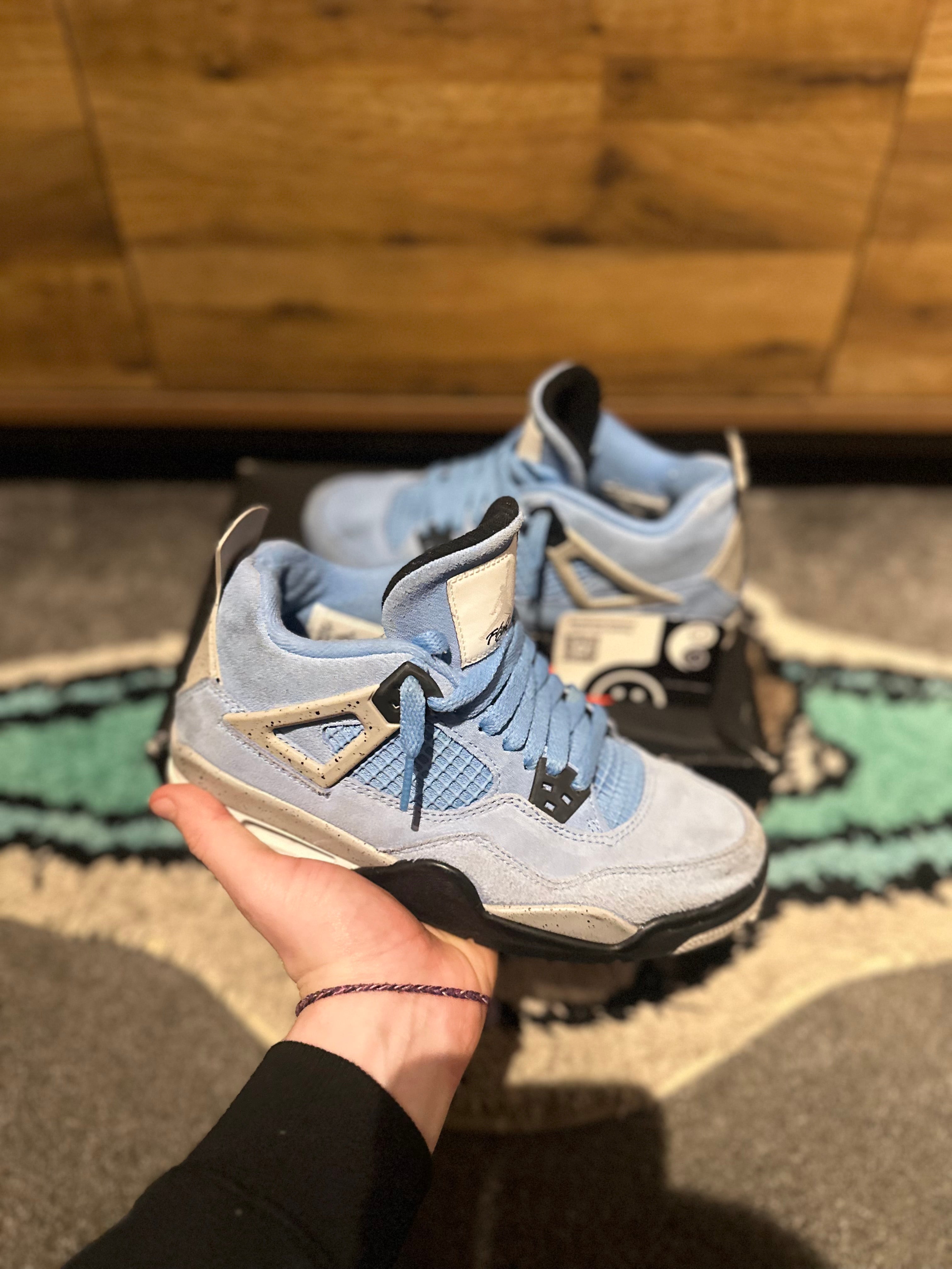 Nike Air Jordan 4 “university blue ” U.K. 5 GS