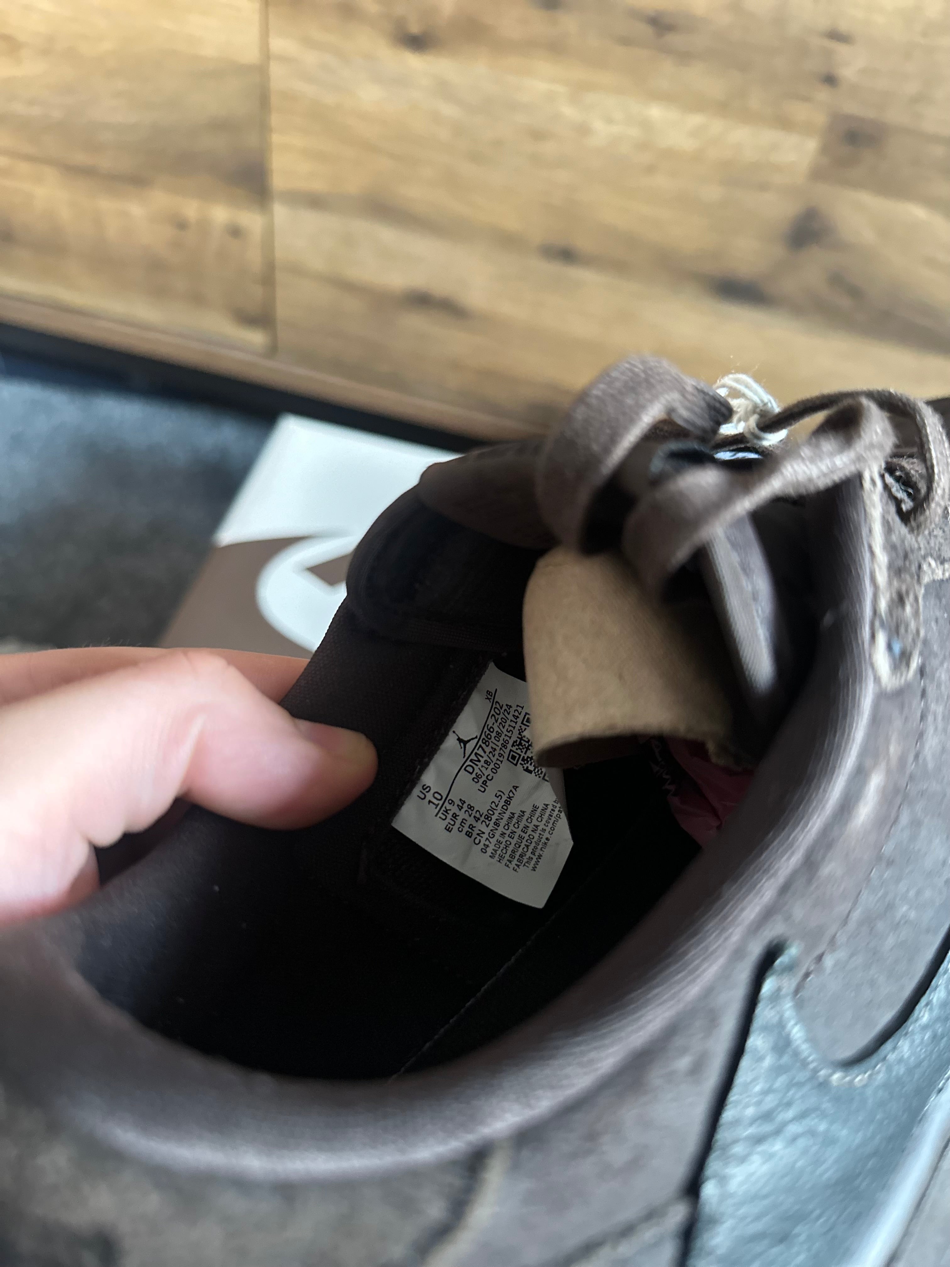 Nike Air Jordan 1 Travis Scott “Velvet brown ” U.K.9