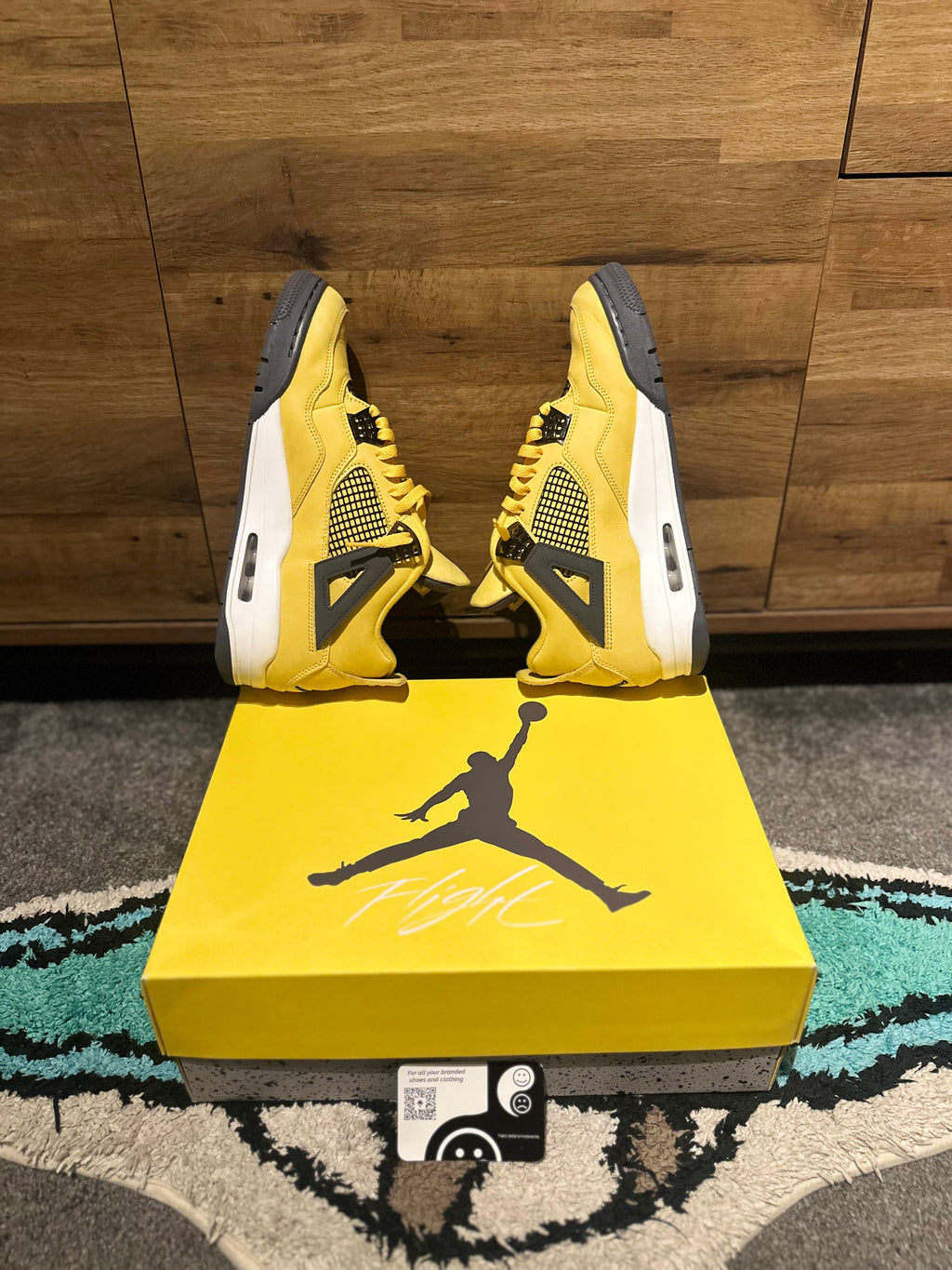 Nike Air Jordan 4 “Thunders” U.K. 9.5