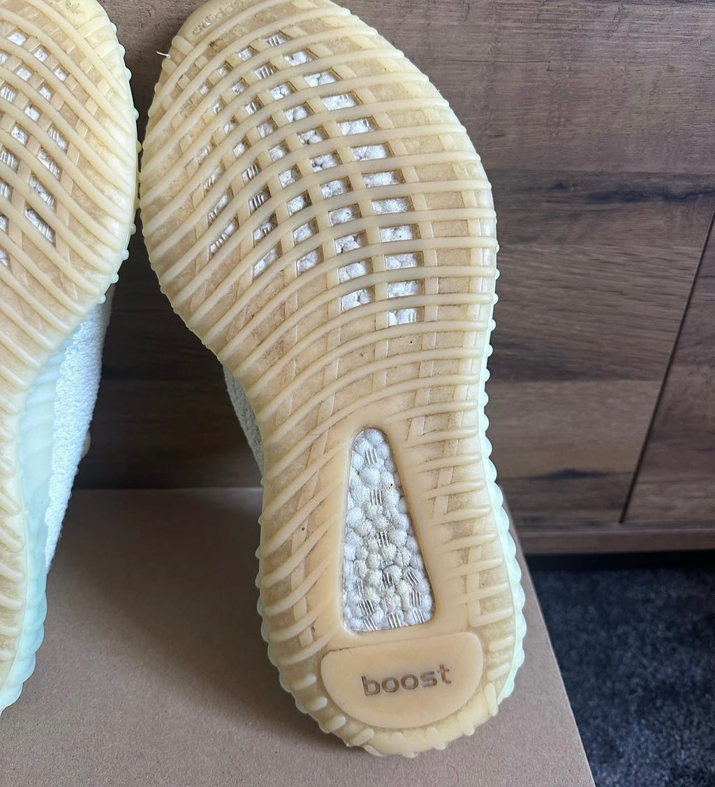 yeezy 350 butters U.K. 9