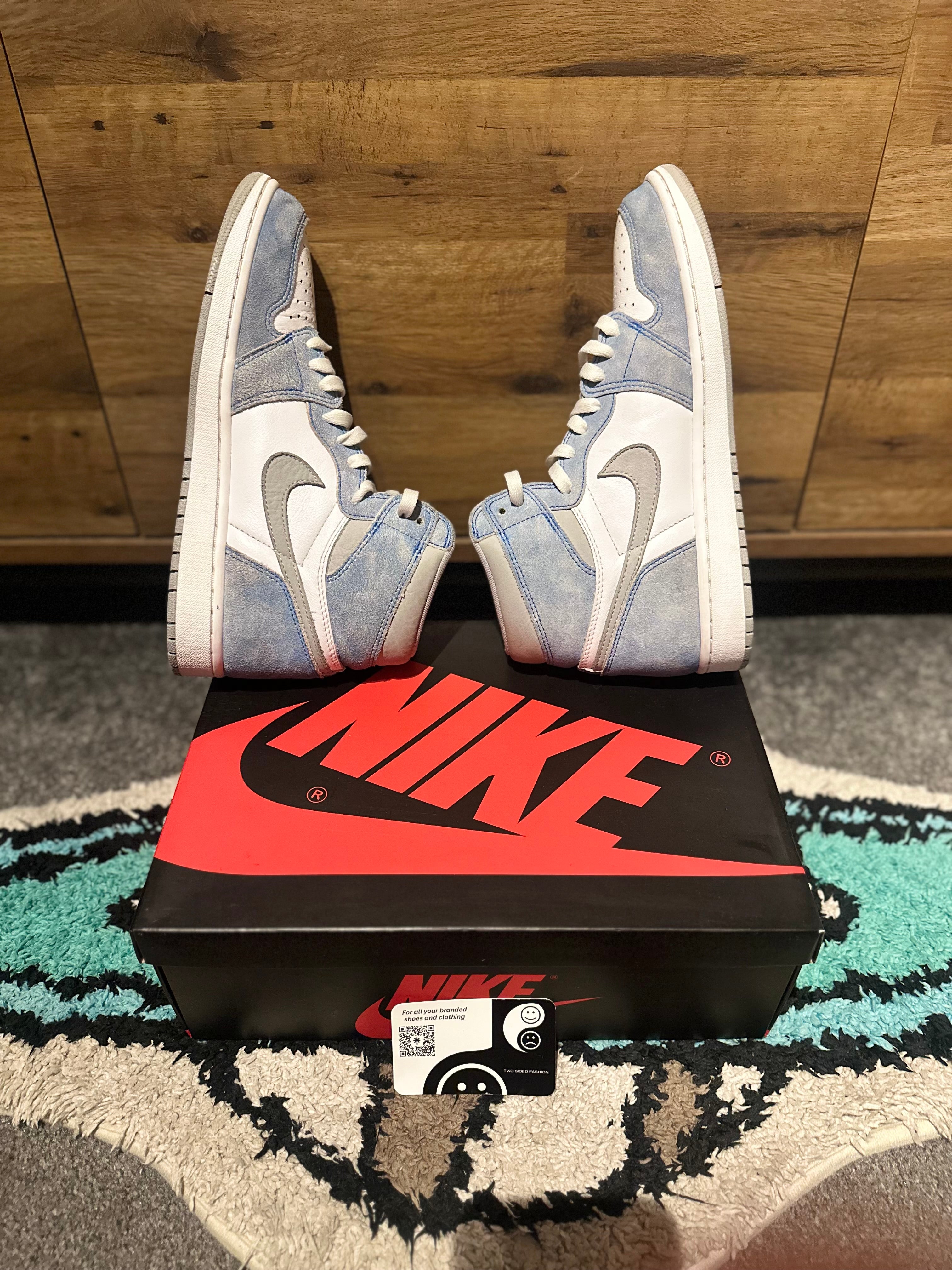 Nike Air Jordan 1 “Hyper Royal Smoke Grey” U.K. 8.5