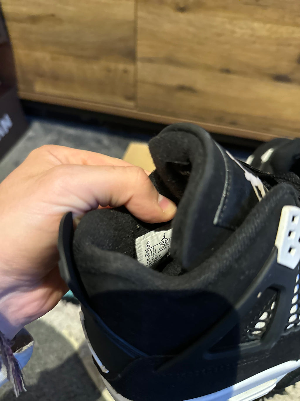 Nike Air Jordan 4 “White Thunder” U.K. 4.5GS