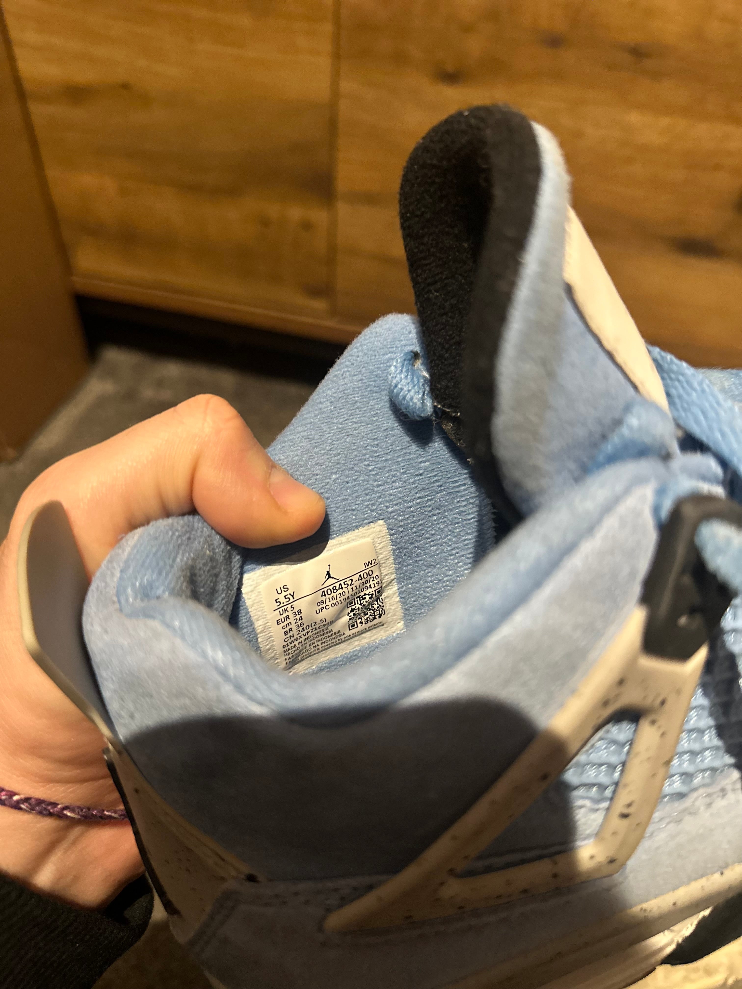 Nike Air Jordan 4 “university blue ” U.K. 5 GS